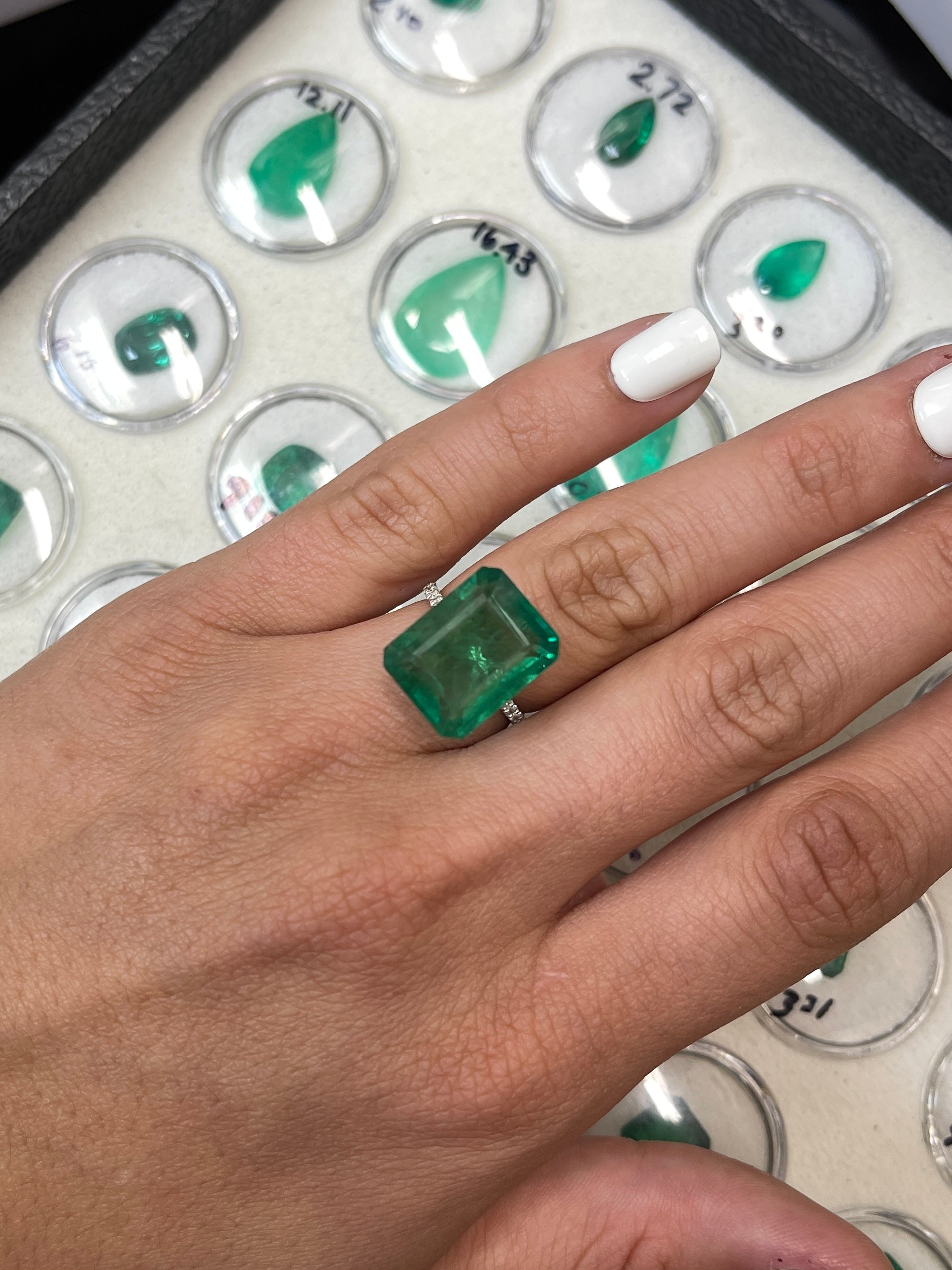 14.13 Carat Natural Zambian Emerald - Loose Green Emerald Cut Gemstone 16.5x13mm for Jewelry Making, Engagement Rings & Luxury Gifts