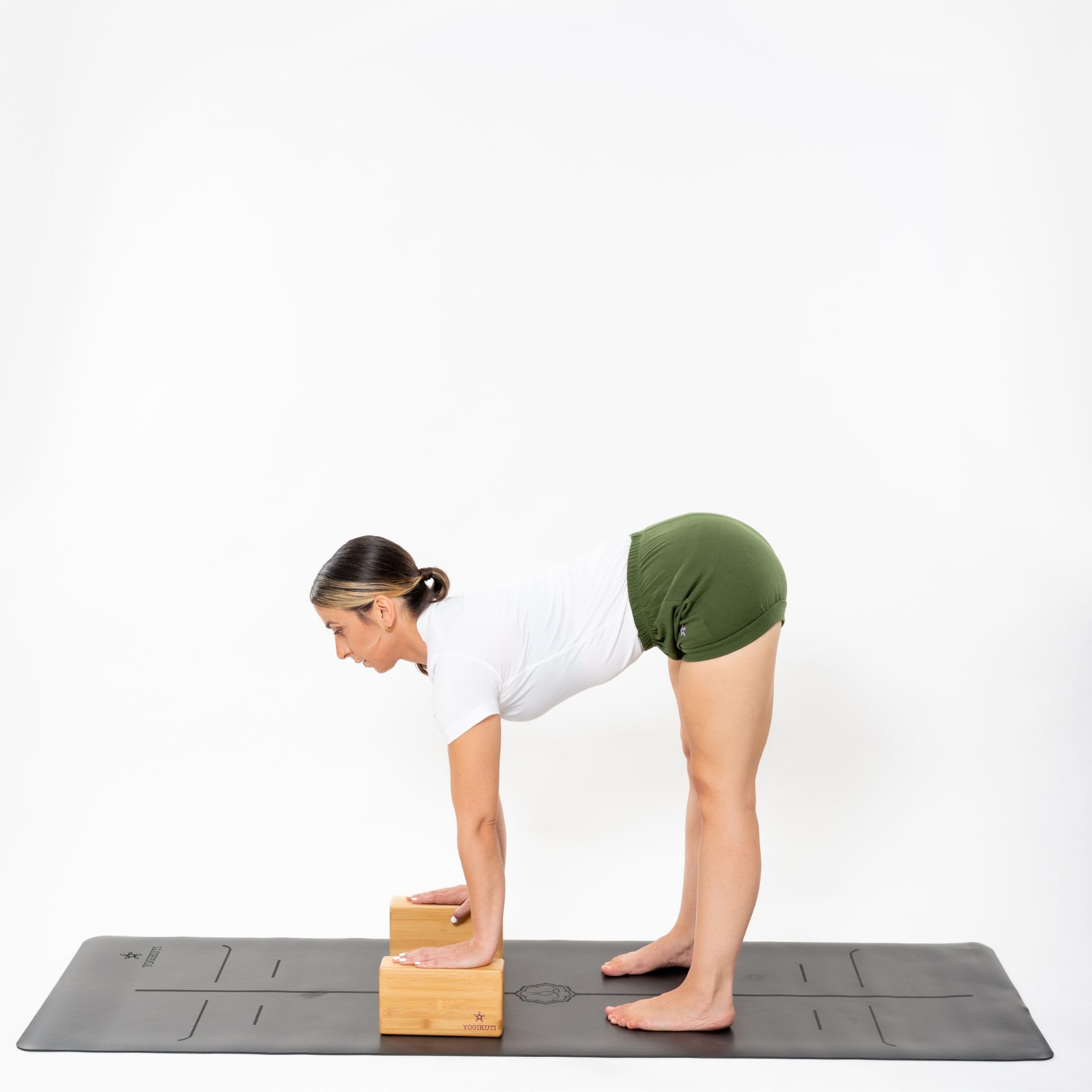 Premium Solid Wood Yoga Block - Eco-Friendly & Durable Yoga Accessory for Stability & Support - Ideal for Yoga Poses, Meditation & Home Workouts