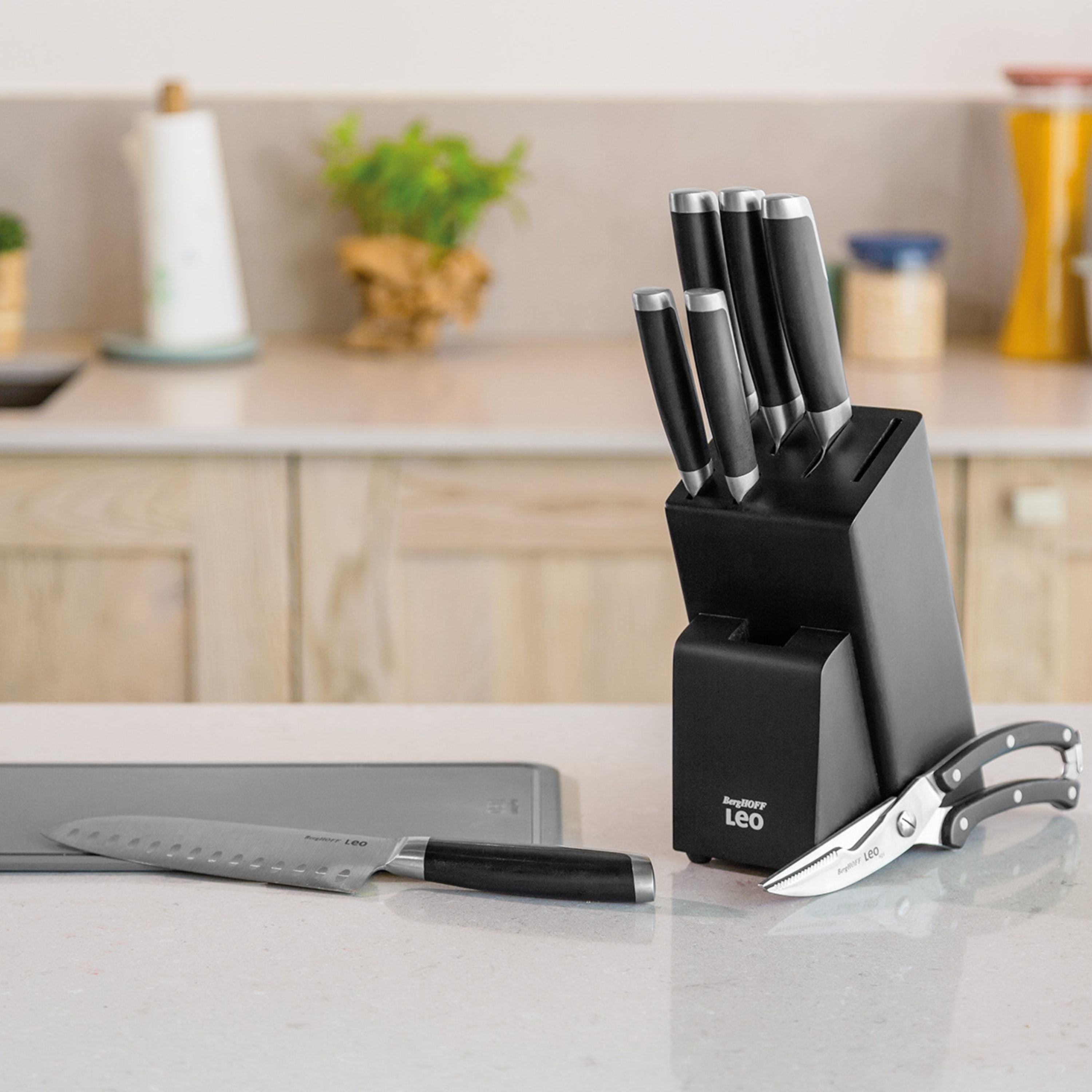 BergHOFF Leo Graphite 7-Inch Santoku Knife - Premium Stainless Steel Kitchen Knife for Slicing, Dicing & Chopping - Perfect for Chefs & Home Cooking