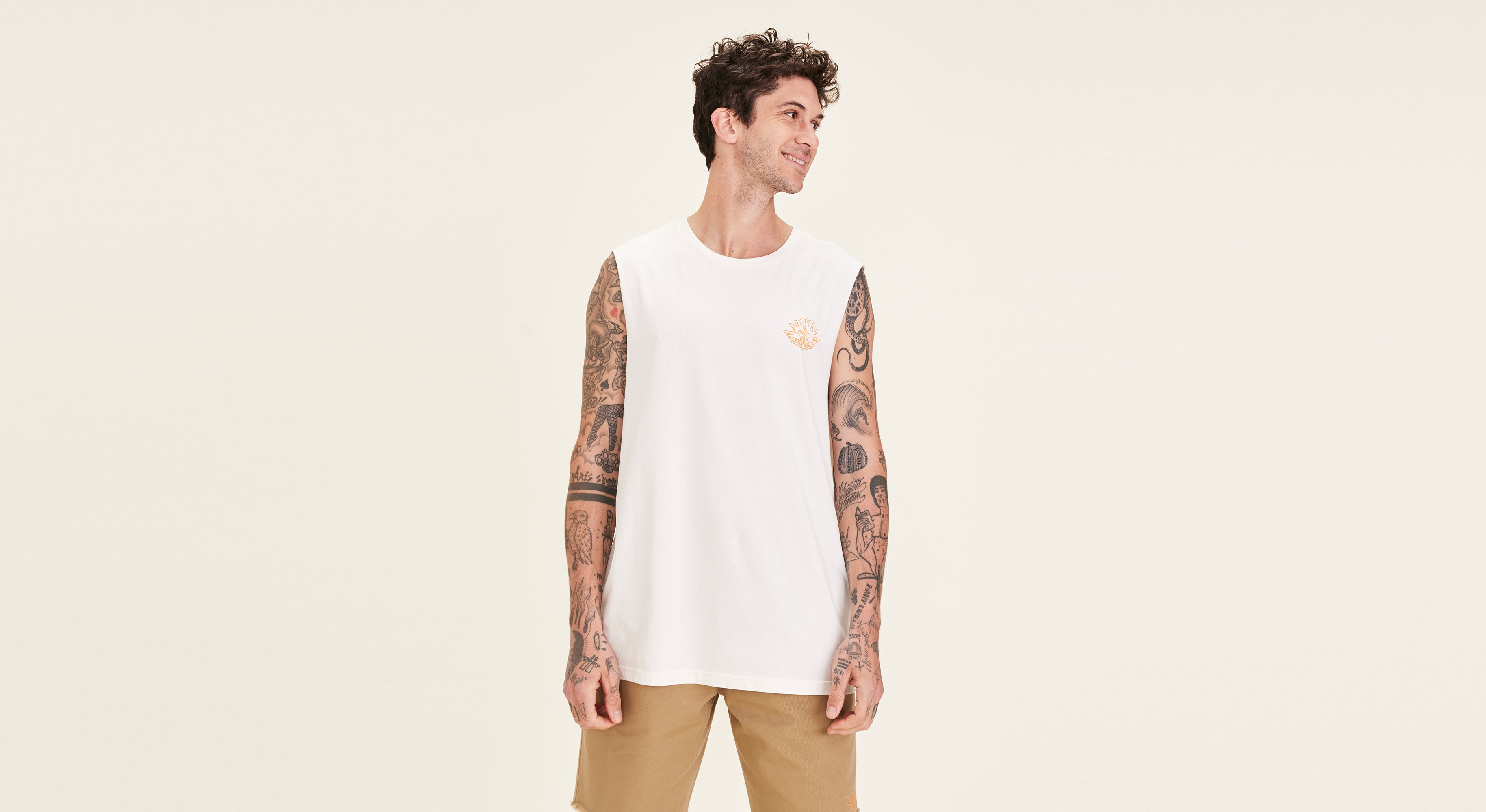 Dockers® Men's Muscle Fit T-Shirt - Slim Fit Short Sleeve Cotton Tee for Casual Wear & Gym Workouts