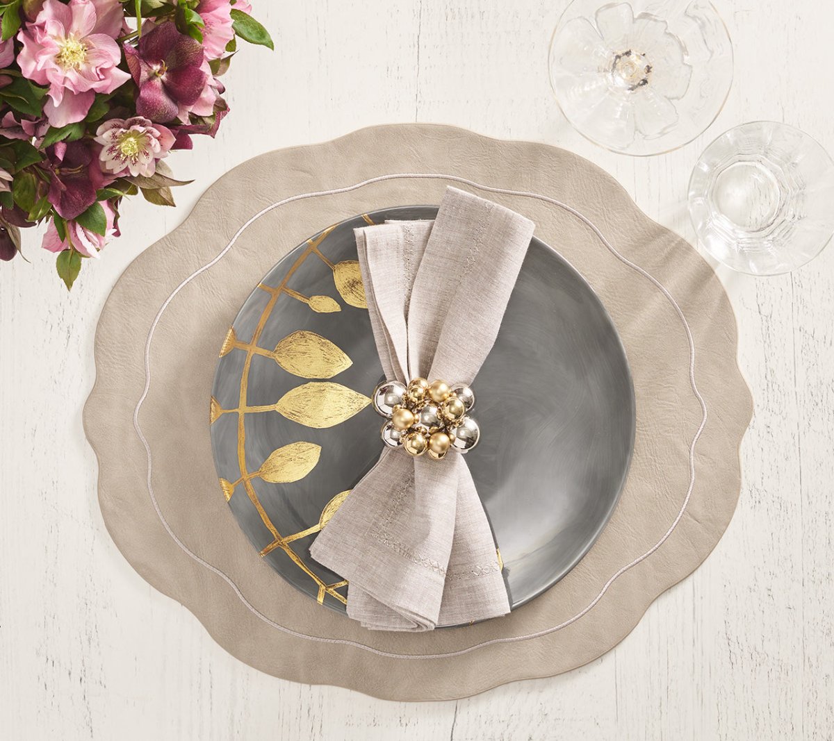 Elegant Gold & Silver Bauble Napkin Rings Set of 4 - Perfect for Holiday Table Settings, Dinner Parties & Wedding Decorations