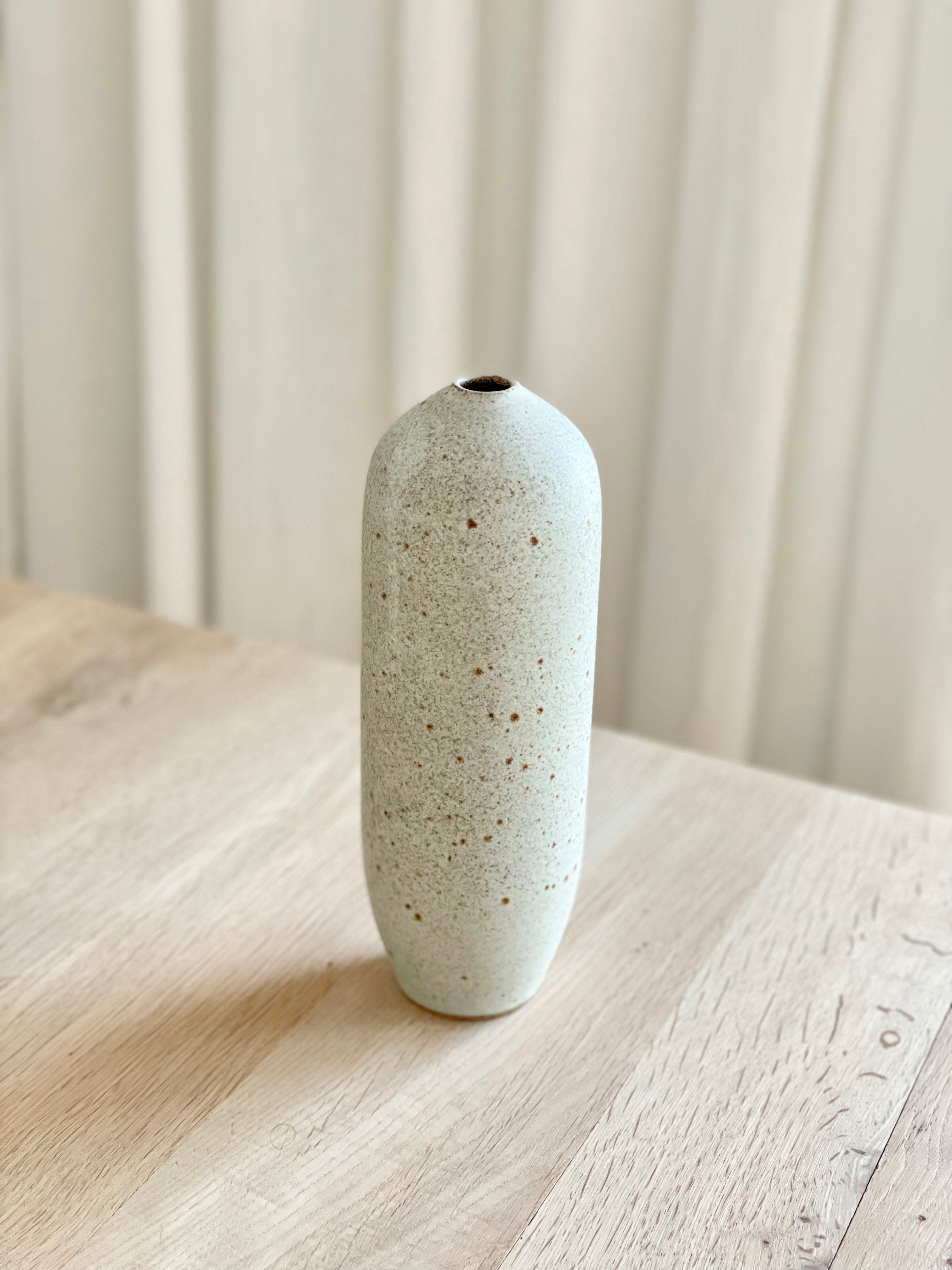 Viki Weiland Torpedo Vase - Modern Glass Flower Vase for Home Decor, Wedding Centerpieces & Tabletop Arrangements
