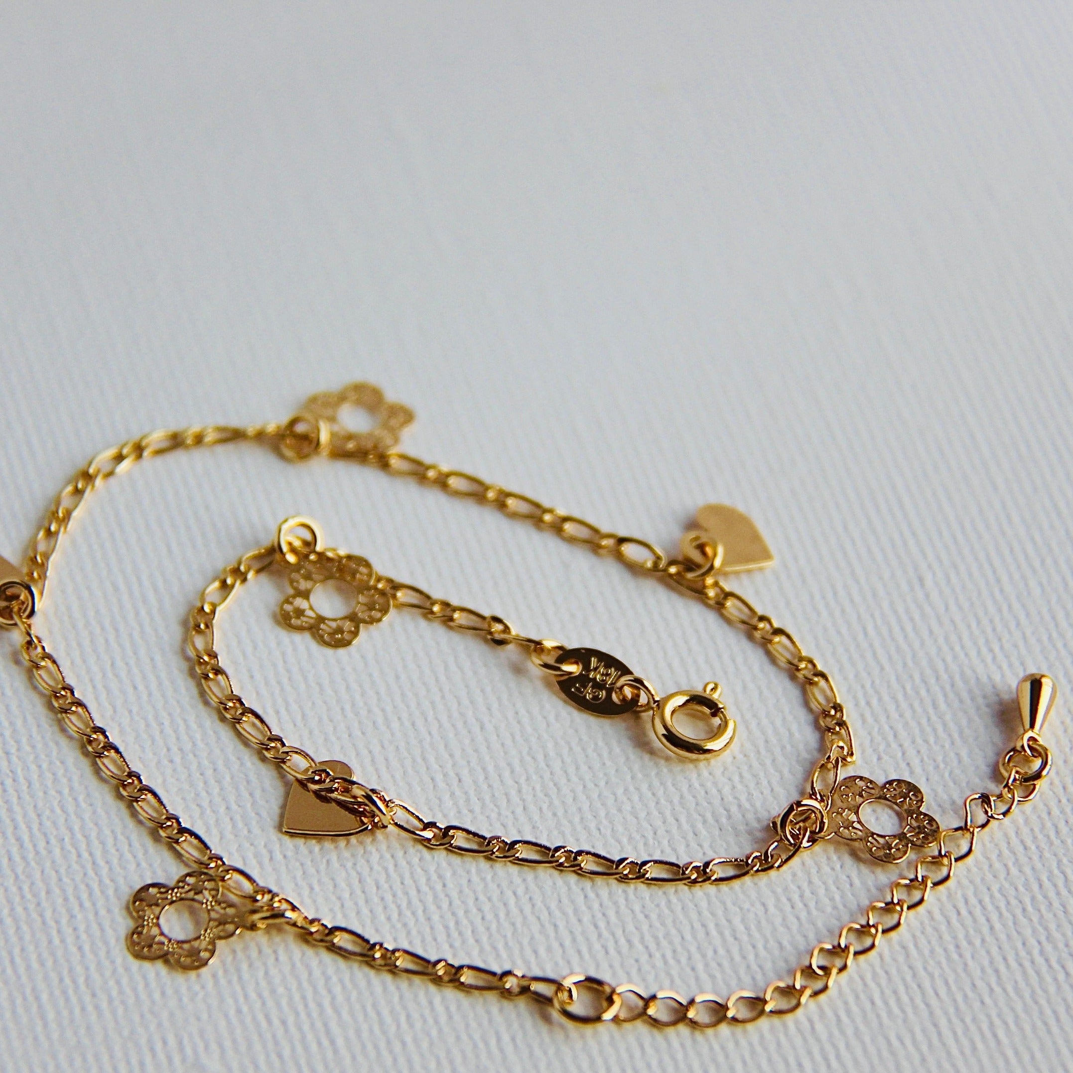 Figaro Chain Anklet Bracelet for Women - Elegant Gold or Silver Ankle Jewelry - Perfect for Beach, Summer & Boho Fashion