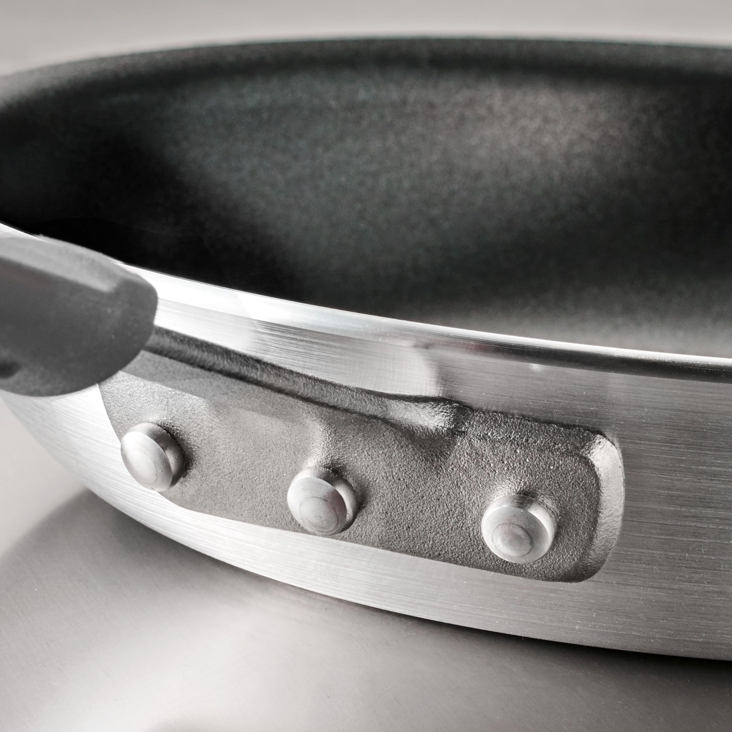 Tramontina Professional 12-Inch Nonstick Frying Pan - Heavy-Gauge Aluminum Skillet with Reinforced Coating, Gray Handle, Dishwasher & Oven Safe - Perfect for Searing, Frying & Baking at Home