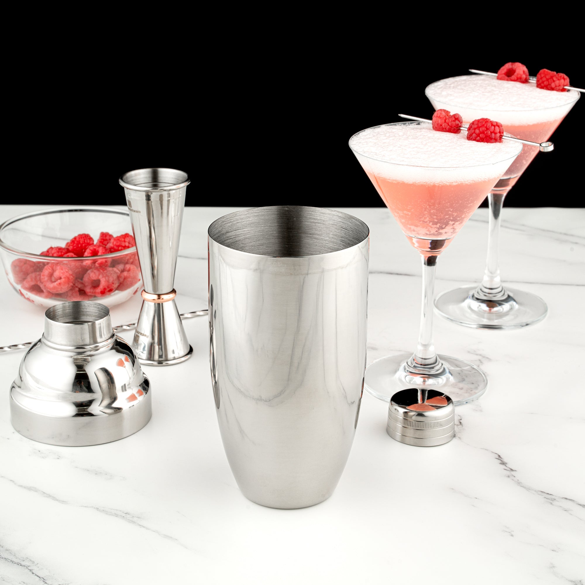 Premium 24 oz Stainless Steel Cobbler Cocktail Shaker with Mirror Finish - Bar Mixing Tool for Martinis, Margaritas & Whiskey Sours - Perfect for Home Bars & Professional Bartenders