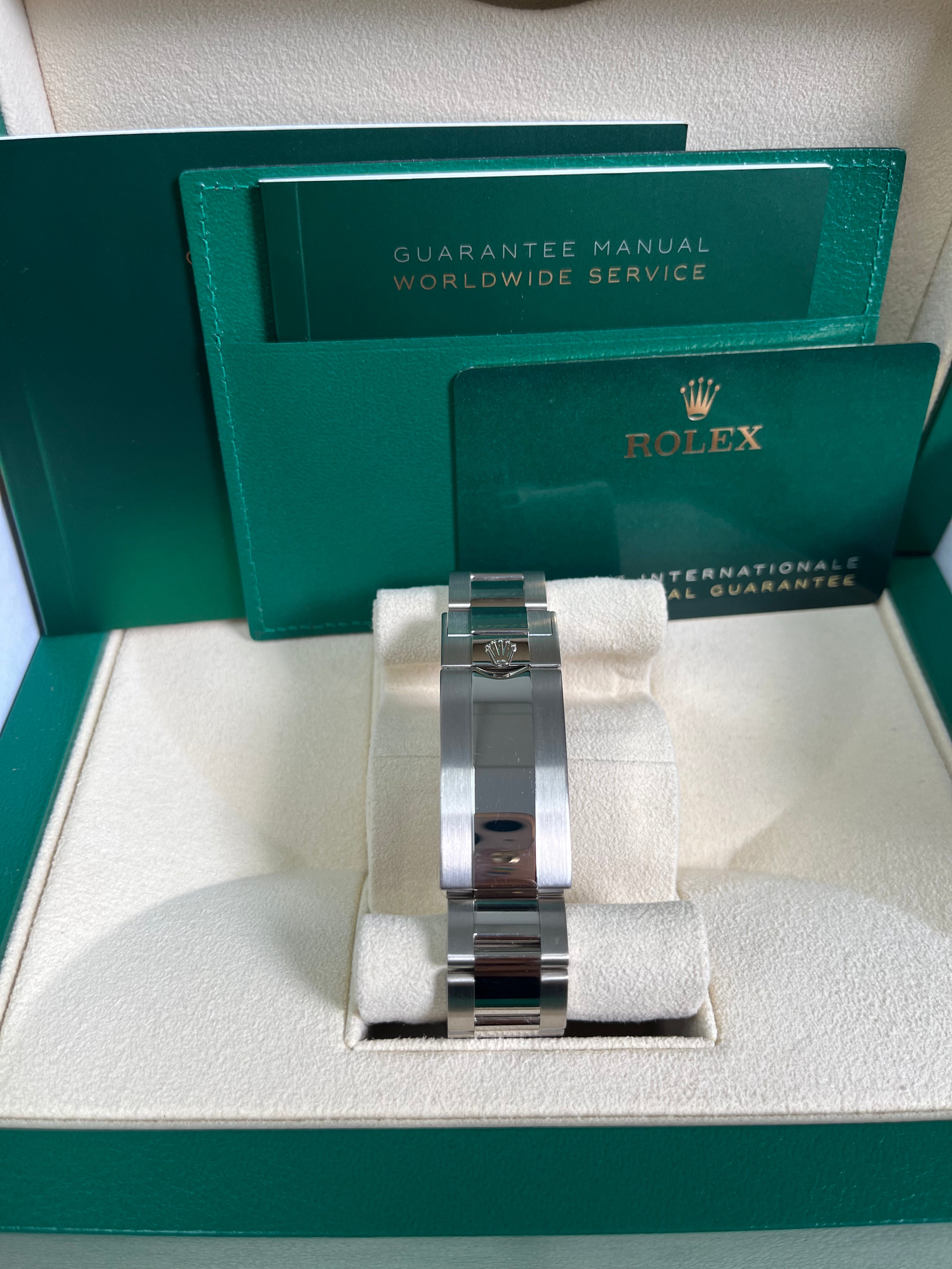 Rolex Submariner Date 126619LB - 18K White Gold Men's Luxury Watch with Blue Ceramic Bezel & Black Dial - Perfect for Diving, Business & Special Occasions
