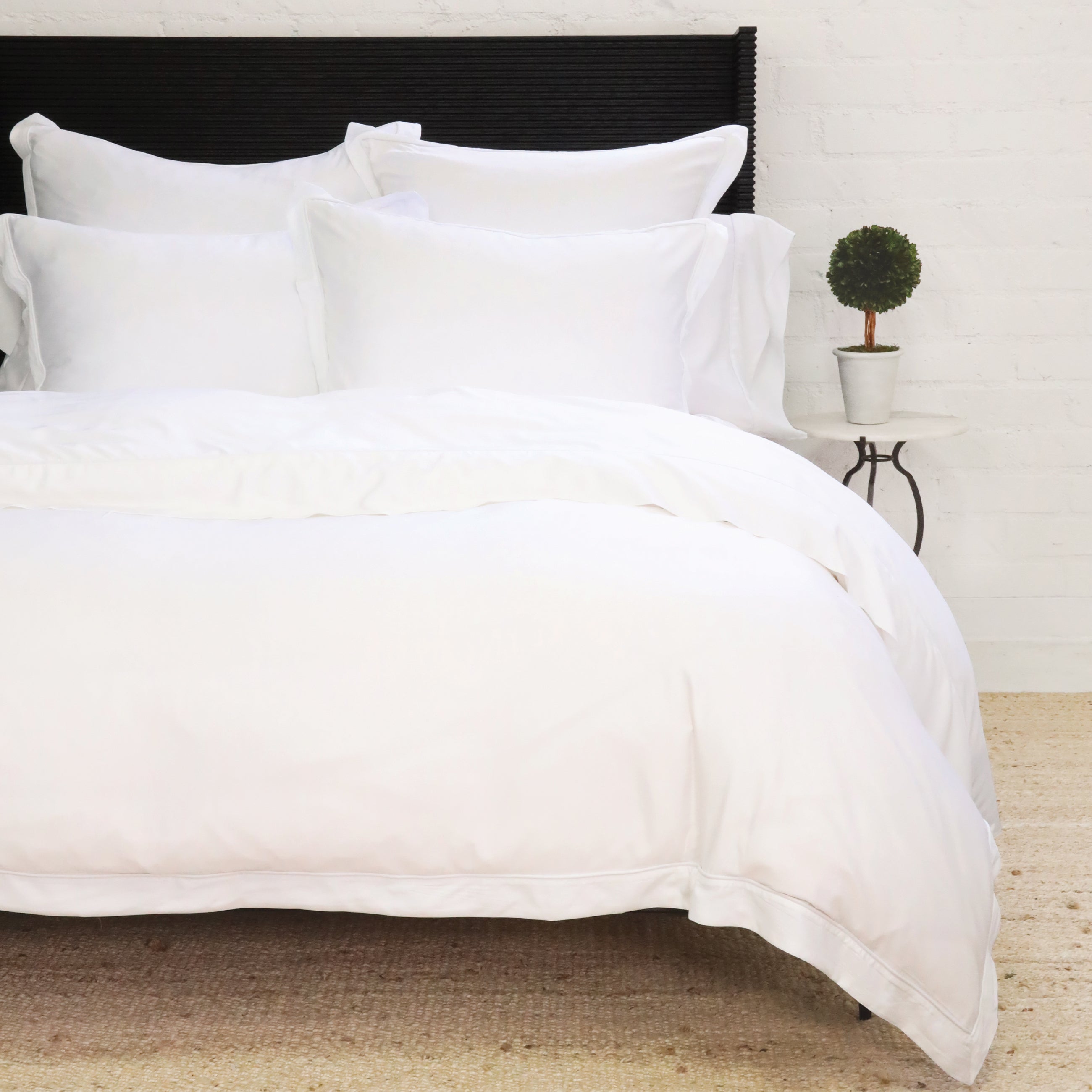 Sheena Bamboo Sateen Duvet Cover Set - Queen Size, Soft & Breathable Bedding Set for Luxurious Sleep - Perfect for Master Bedroom, Guest Room & Hotel Decor