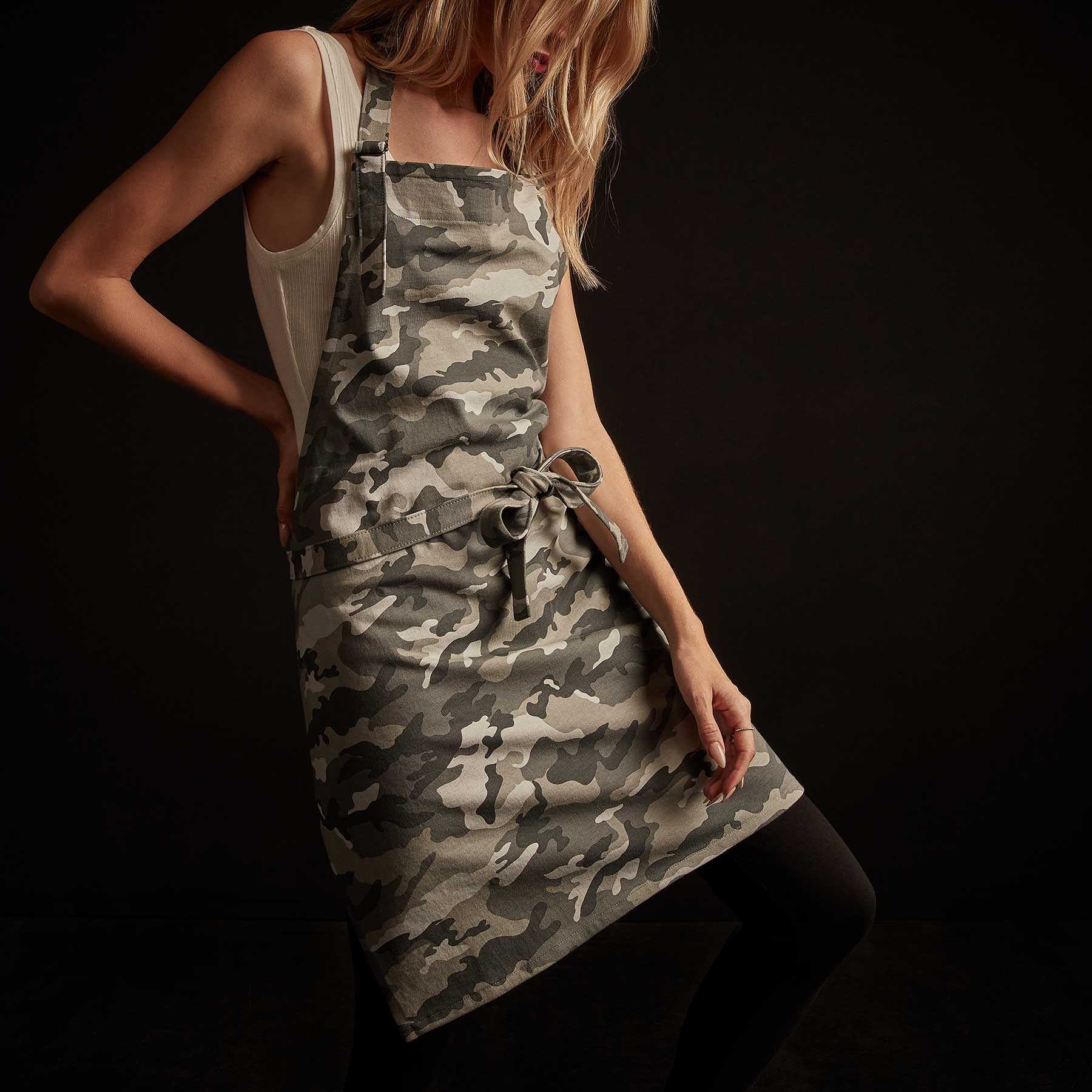 Heavy Duty Camouflage Chef Apron - Arctic Camo Design for Cooking, Grilling & Outdoor BBQ - Professional Kitchen & Camping Use
