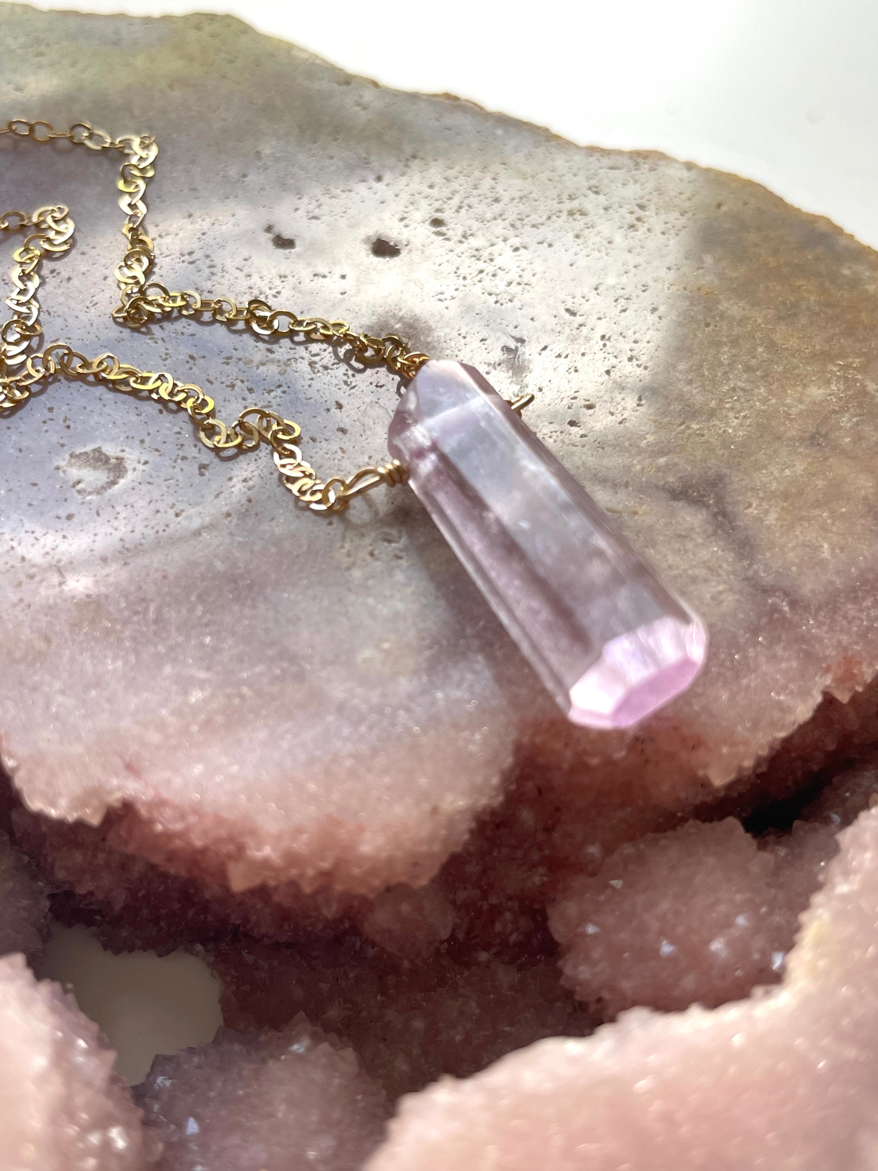 Natural Raw Kunzite Crystal Point Pendant Necklace - Healing Stone Jewelry for Women, Chakra Balancing & Spiritual Protection | Perfect for Meditation, Yoga & Energy Work