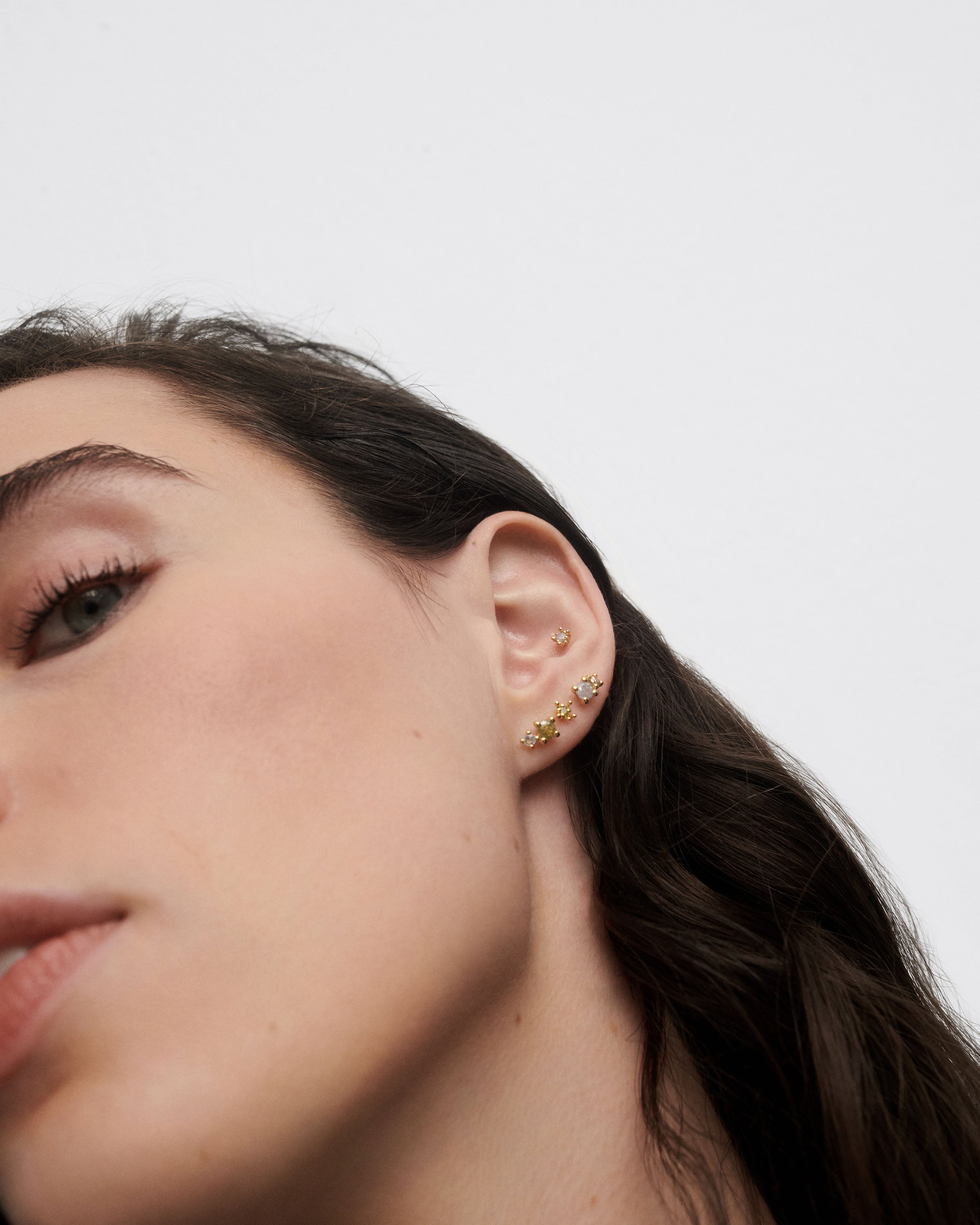 Green Fleur Single Earring - Minimalist Floral Stud Earrings for Women - Perfect for Everyday Wear, Parties & Gifts