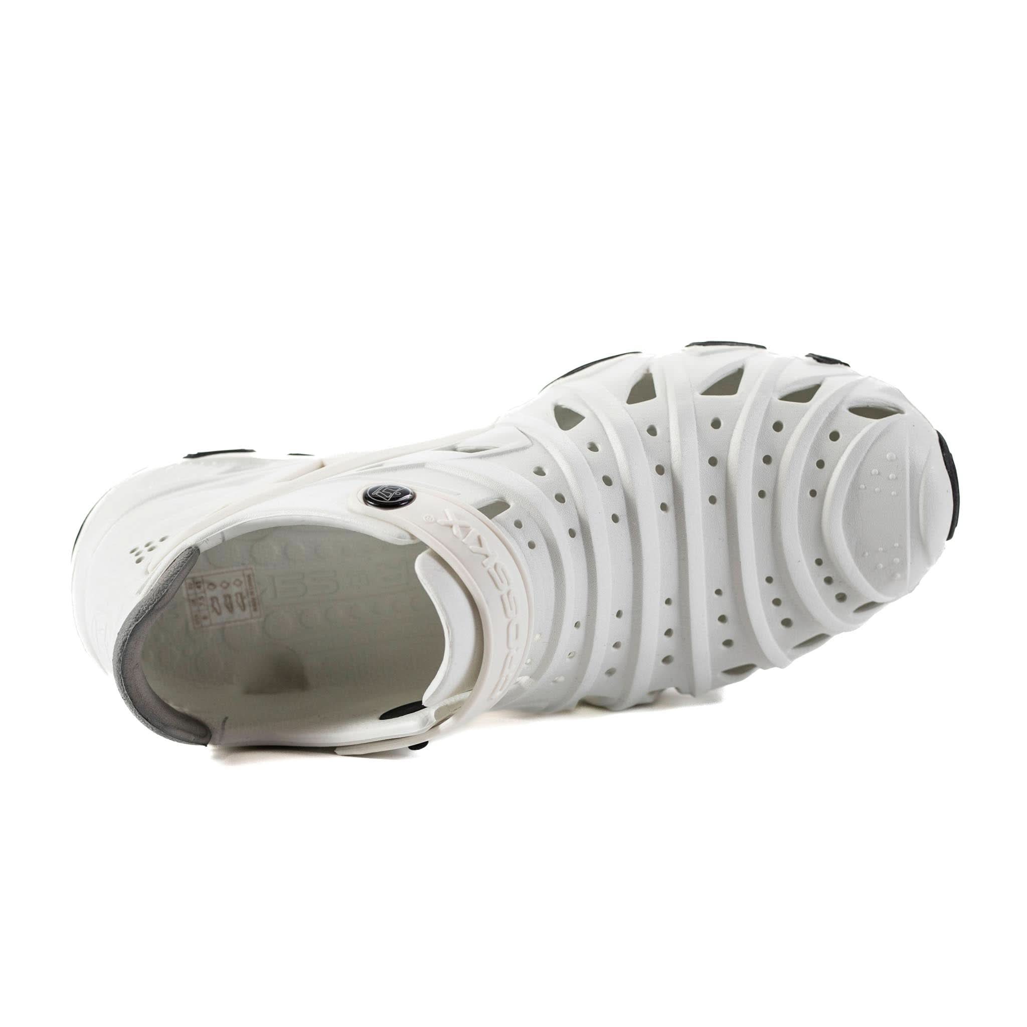 2.0 Closed Toe Water Shoes for Big Kids - Quick-Dry Aqua Socks for Boys & Girls - Perfect for Swimming, Beach, Pool & Water Sports