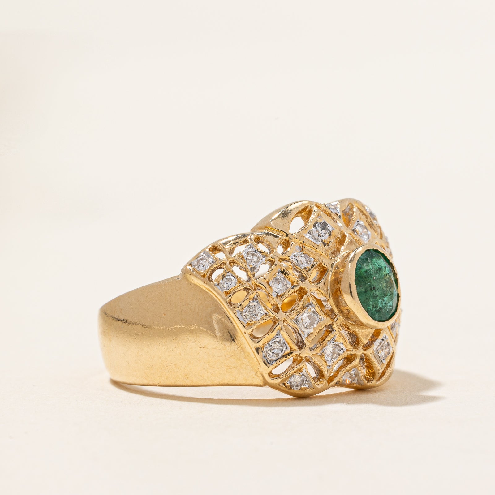 Exquisite Bezel Set Emerald & Diamond Cocktail Ring - 0.20ctw Emerald & 0.39ctw Diamonds - Size 6.75 - Perfect for Evening Parties, Weddings & Special Occasions