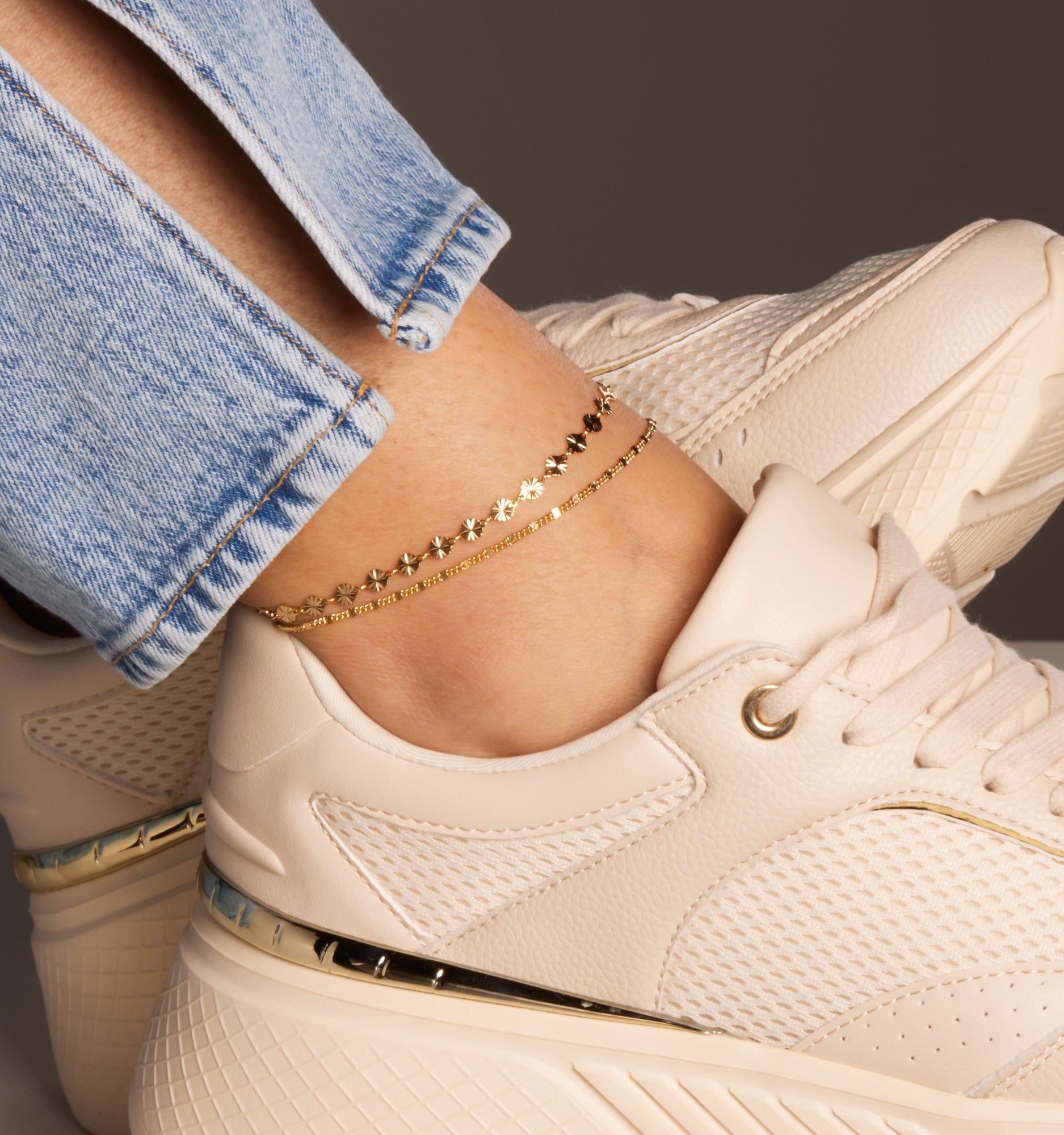 18K Gold Anklet with Coin Chain - Elegant Women's Ankle Bracelet for Everyday Wear & Special Occasions