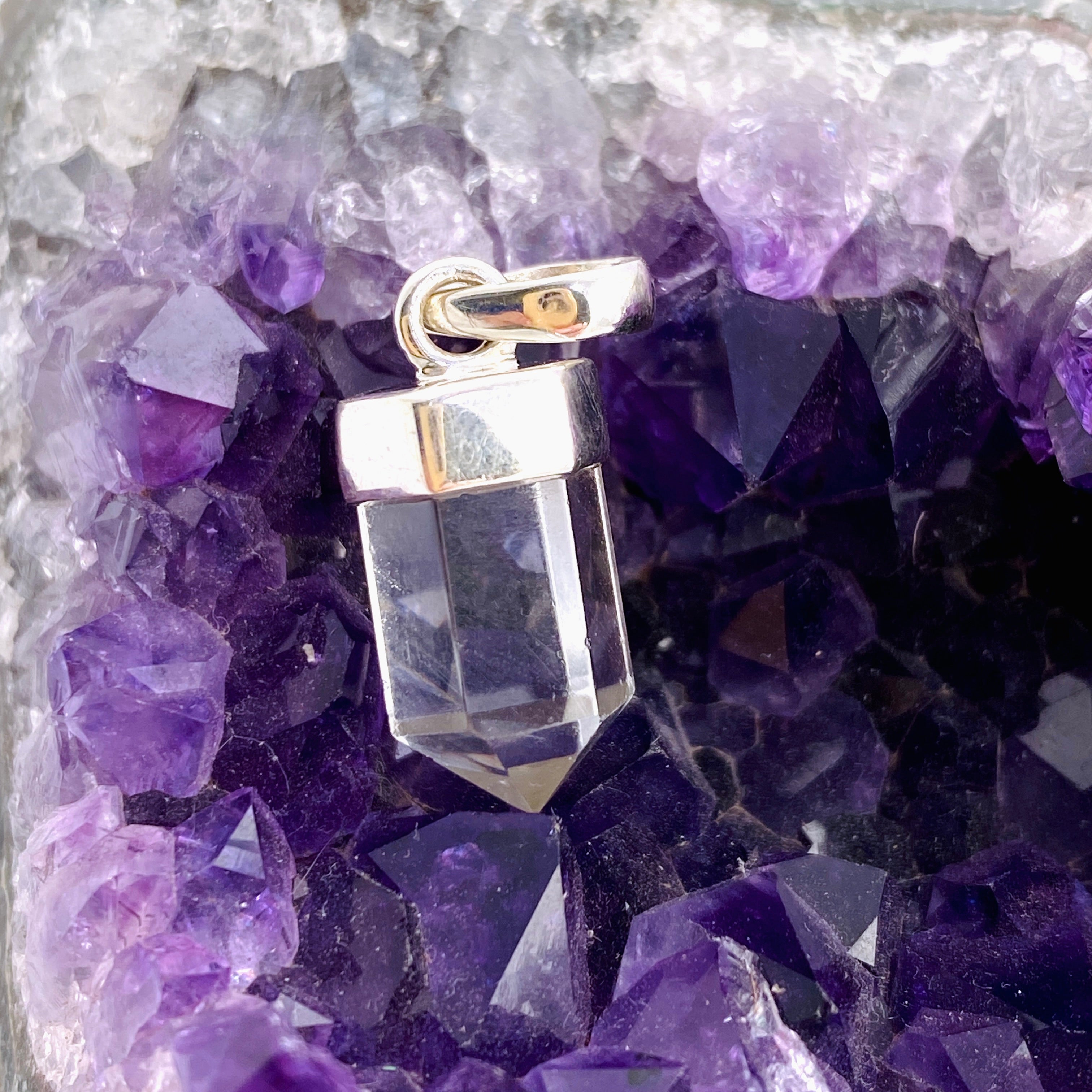 Gemstone Point Pendant PPGJ1005 - Elegant Crystal Necklace for Women, Perfect for Parties, Weddings & Everyday Wear