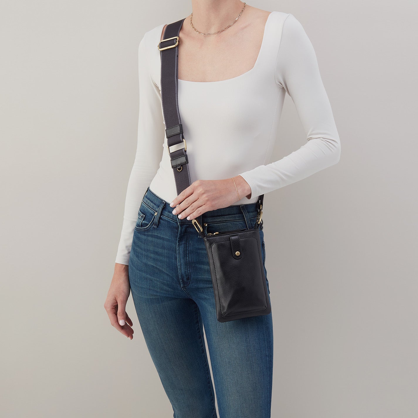 Premium Pebbled Leather Crossbody Phone Case - Stylish & Durable for Everyday Use - Perfect for Travel, Shopping & Outings