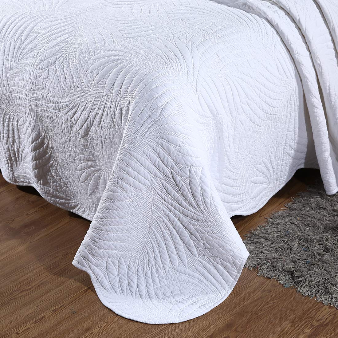 VCTOPS Boho Leaf Embroidered 100% Cotton 3-Piece Quilt Set - Twin Size White Patchwork Bedspread with Shams | Bohemian Style Bed Cover for Guest Room, Dorm & Cozy Home Decor