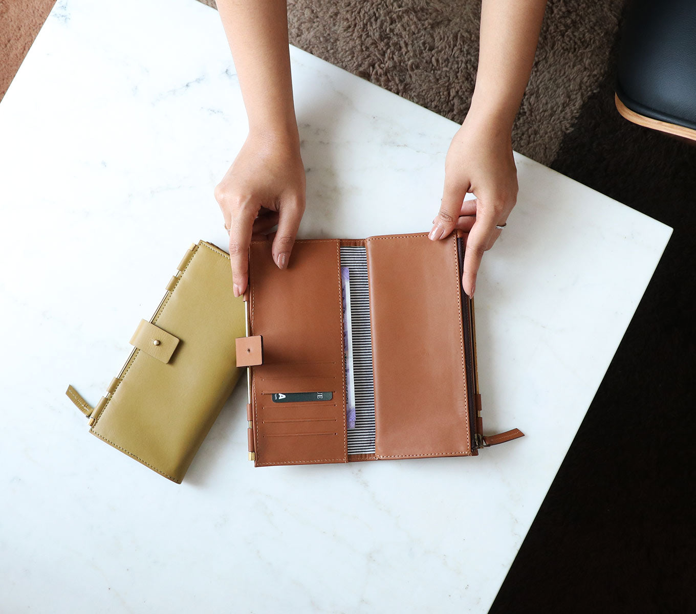 Premium Auburn Leather Wallet for Men - Slim RFID Blocking Bifold Wallet with Money Clip - Perfect for Everyday Use, Travel & Business
