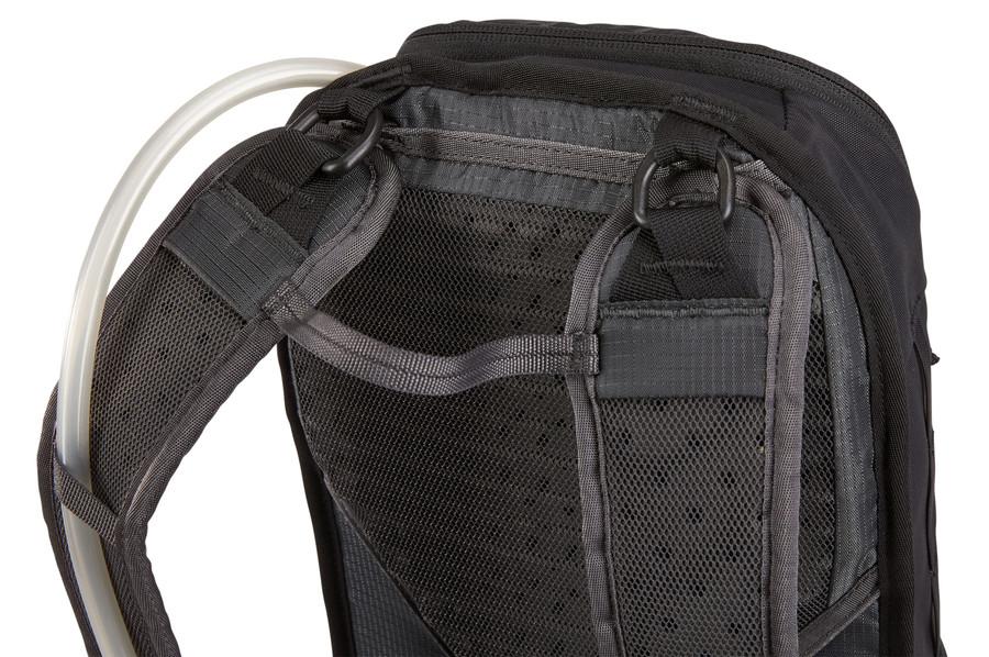 Thule UpTake 8L Hydration Pack - Lightweight Water Backpack for Hiking, Running & Cycling - Black (Perfect for Outdoor Adventures & Sports)