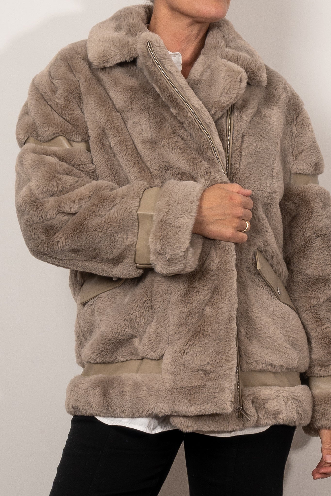 Ena Pelly Women's Clover Faux Fur Jacket - Cozy Winter Coat for Women, Soft Vegan Fur Outerwear - Perfect for Cold Weather, Parties & Date Nights