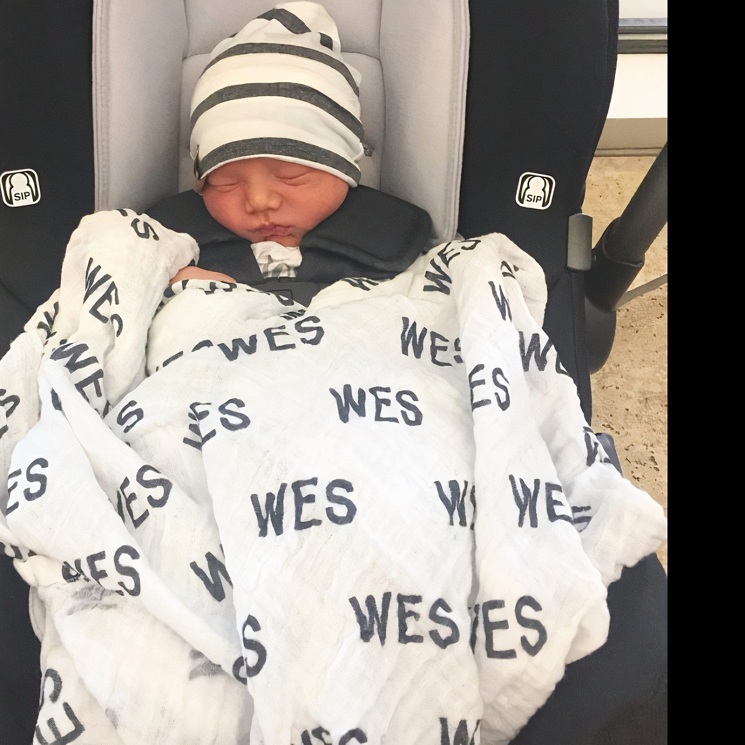 Personalized Baby Blanket with Name - Custom Heart Design for Boys, Girls & Toddlers - Perfect Gift for Mother's Day, Grandkids & Special Occasions - Cozy & Soft Nursery Blanket for Newborns, Kids & Infants