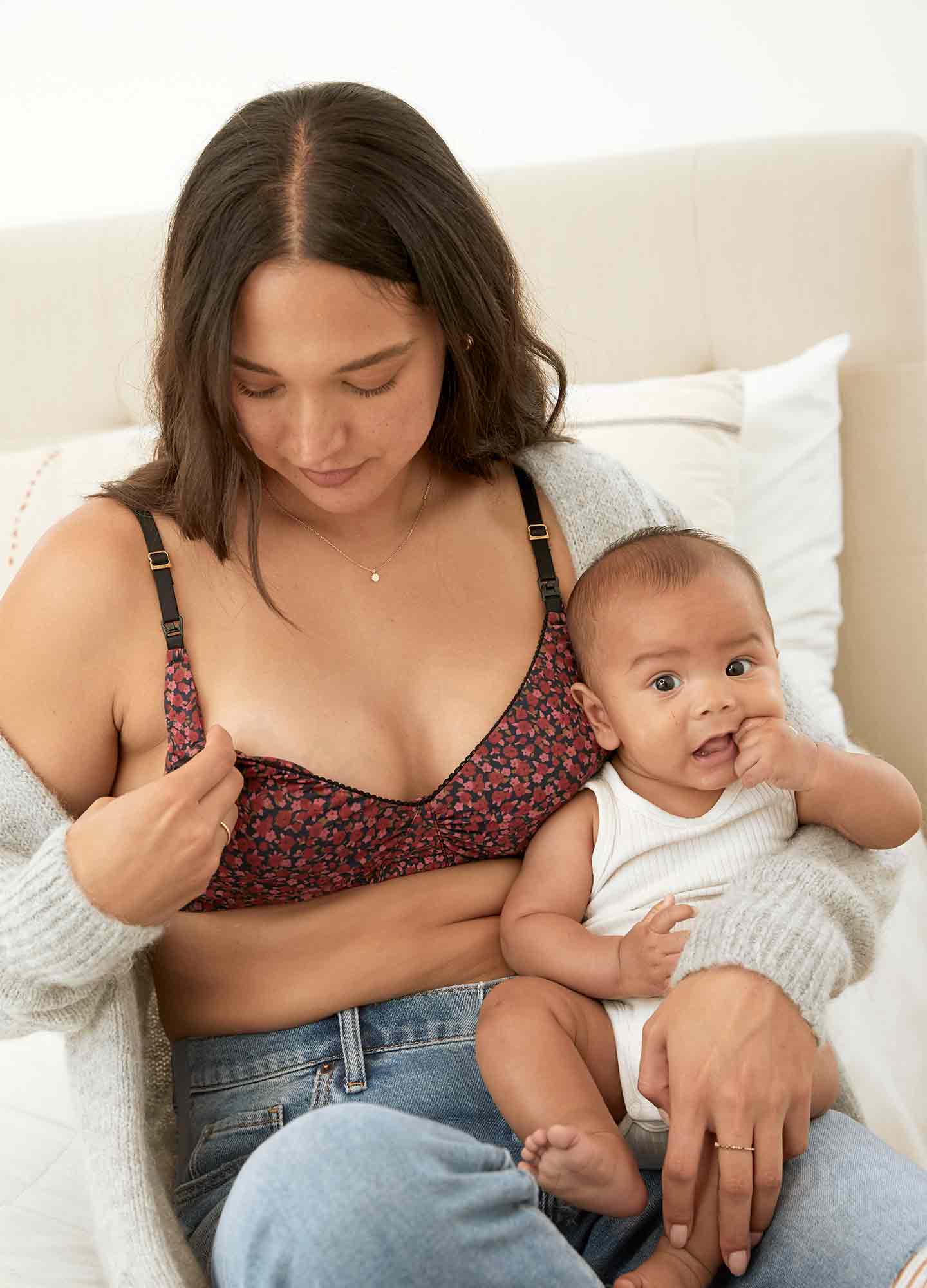 Comfortable & Supportive Nursing Bra for Breastfeeding Moms - Perfect for Daily Wear, Workouts & Maternity Comfort
