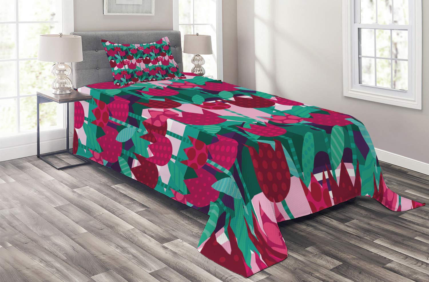 Ambesonne Floral Coverlet Set - Abstract Flower & Polka Dot Tulip Design on Geometric Background, 2-Piece Quilted Bedspread with Pillow Sham, Twin Size in Jade Green & Red - Perfect for Bedroom Decor, Guest Room Styling & Cozy Home Makeover