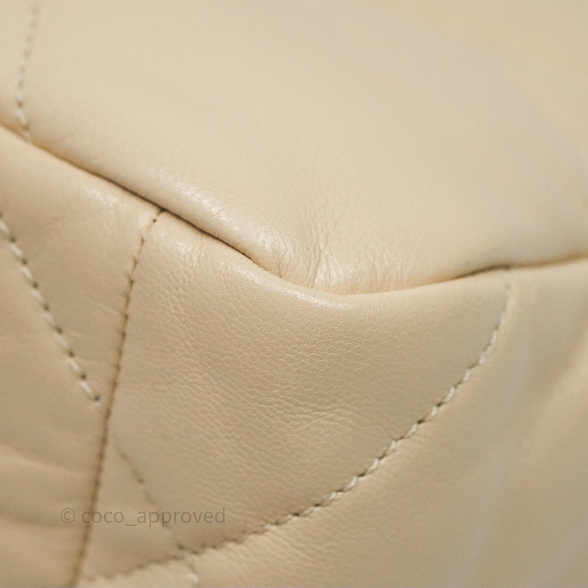 Chanel 19 Small Beige Handbag with Mixed Hardware - Luxury Designer Shoulder Bag for Women, Perfect for Everyday Use & Special Occasions