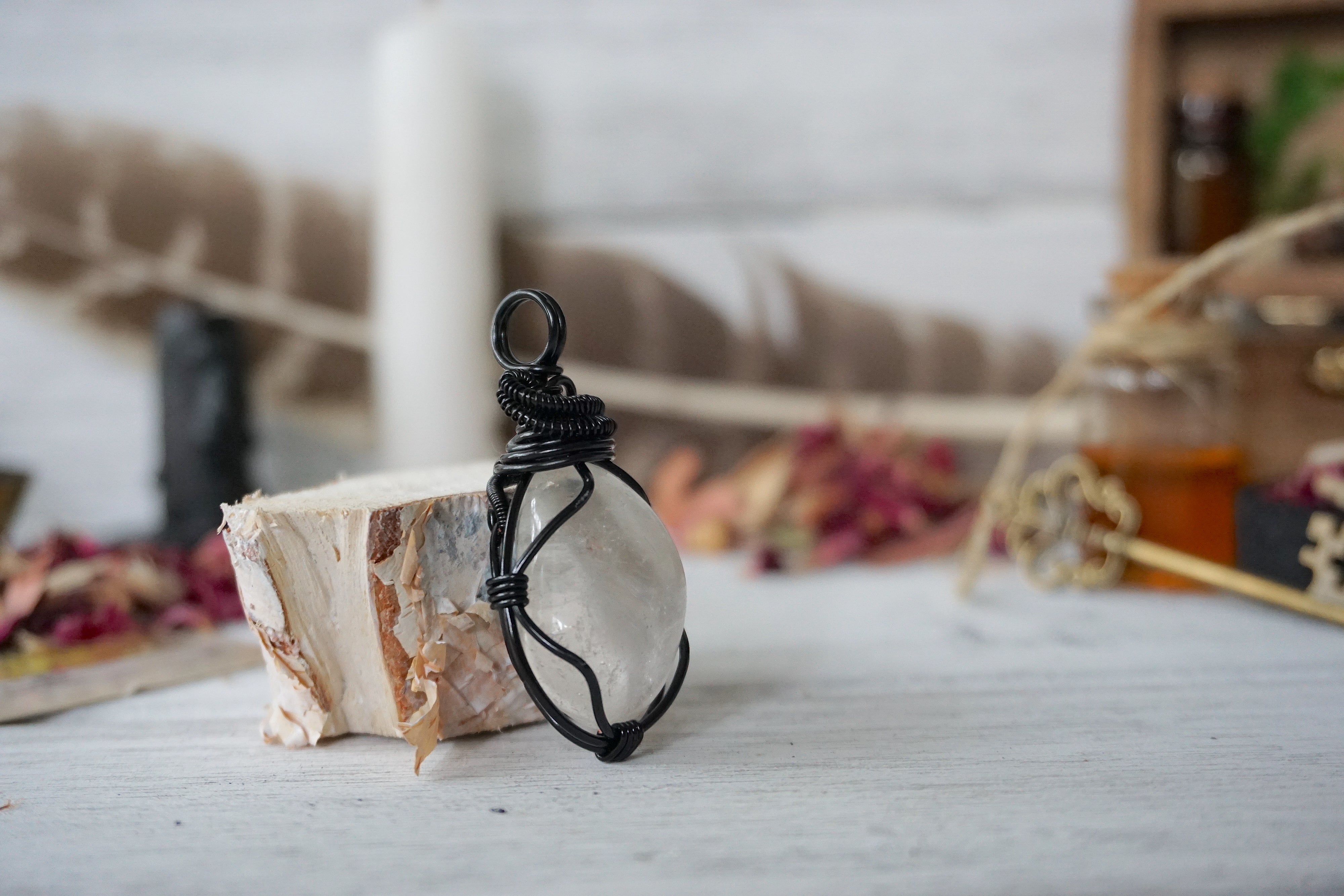 AURA FOUNDATION COLLECTION Clear Quartz Crystal Necklace - Healing Crystal Jewelry for Women, Natural Stone Pendant for Energy & Chakra Balance | Perfect for Meditation, Yoga & Spiritual Gifts