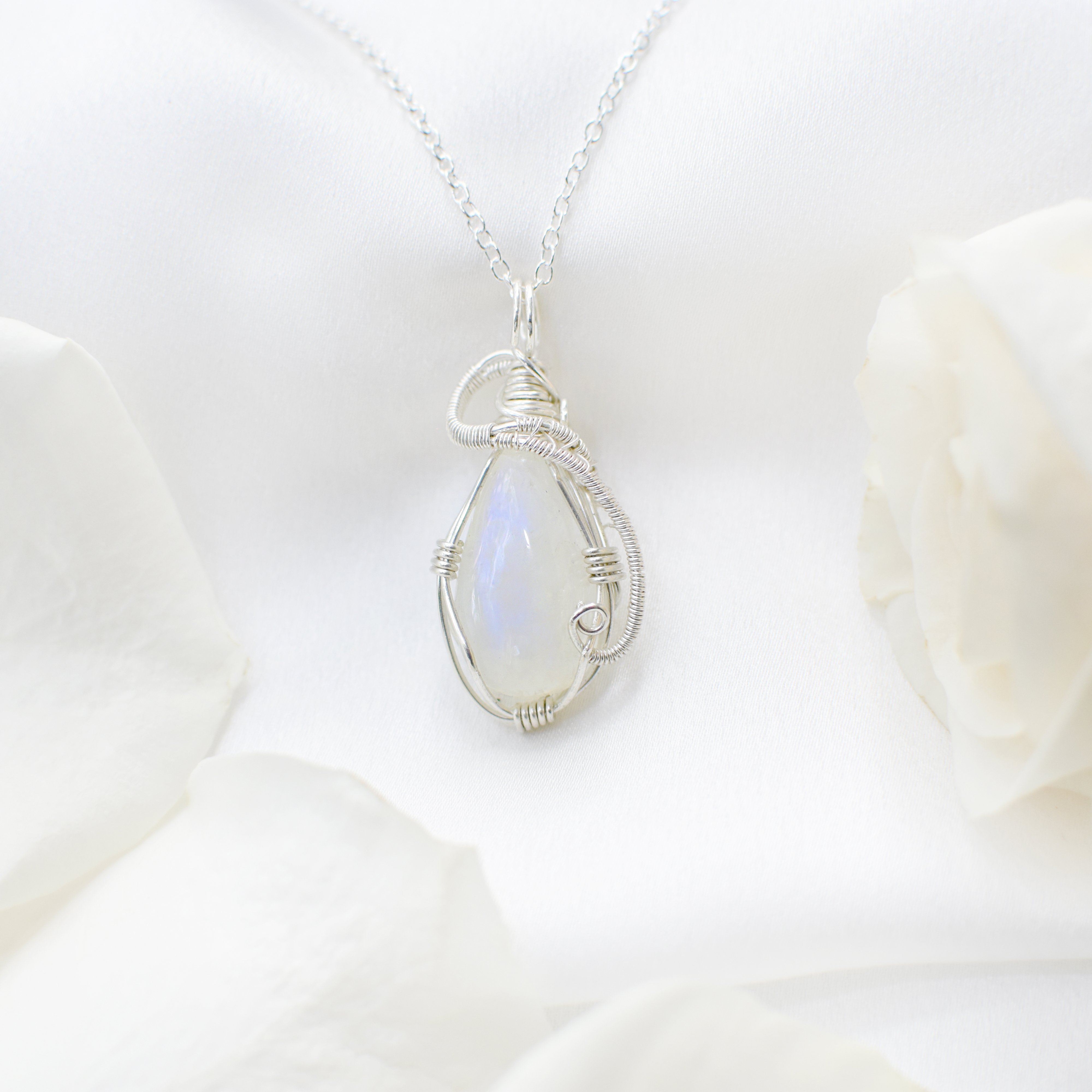 925 Sterling Silver Rainbow Moonstone Pendant Necklace for Women | Elegant Healing Crystal Jewelry Gift for Birthday, Anniversary & Special Occasions