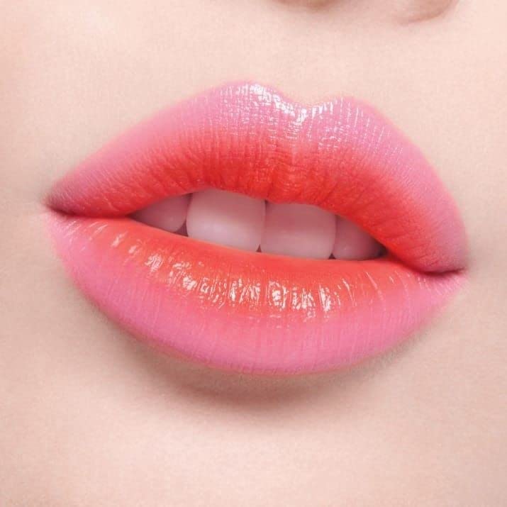 Pretty Red Color Changing Lipstick - Long Lasting Moisturizing Lipstick for Women, Perfect for Parties, Dates & Everyday Wear