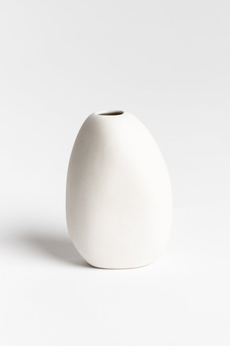 Harmie Pipi Small White Ceramic Vase - 4