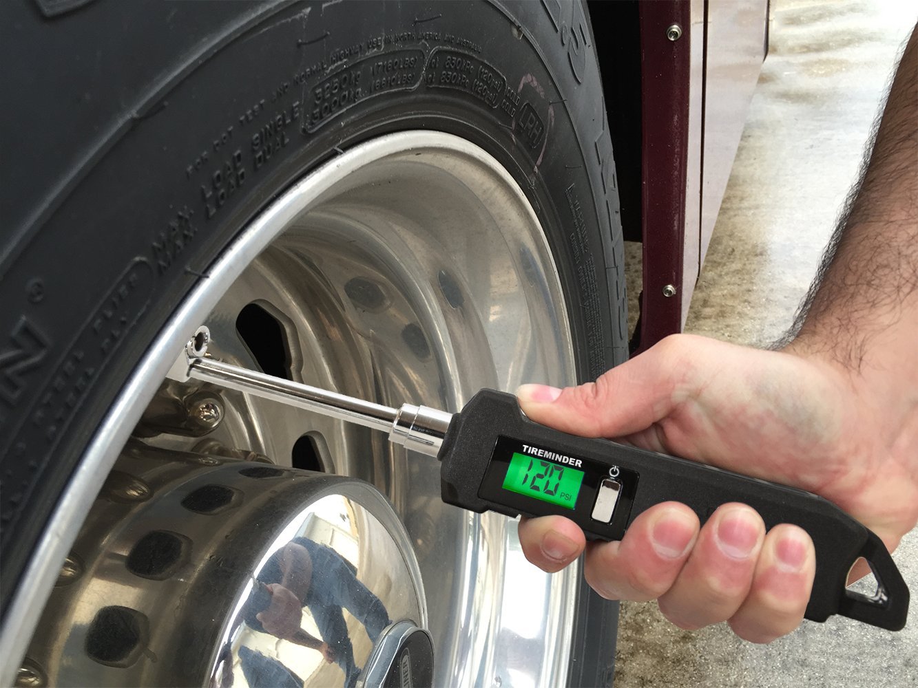 TireMinder High Precision Digital Tire Pressure Monitor for Trucks & RVs - Replaceable AAA Batteries, 5 Year Warranty (Black) - Ideal for Long Road Trips & Heavy Duty Towing