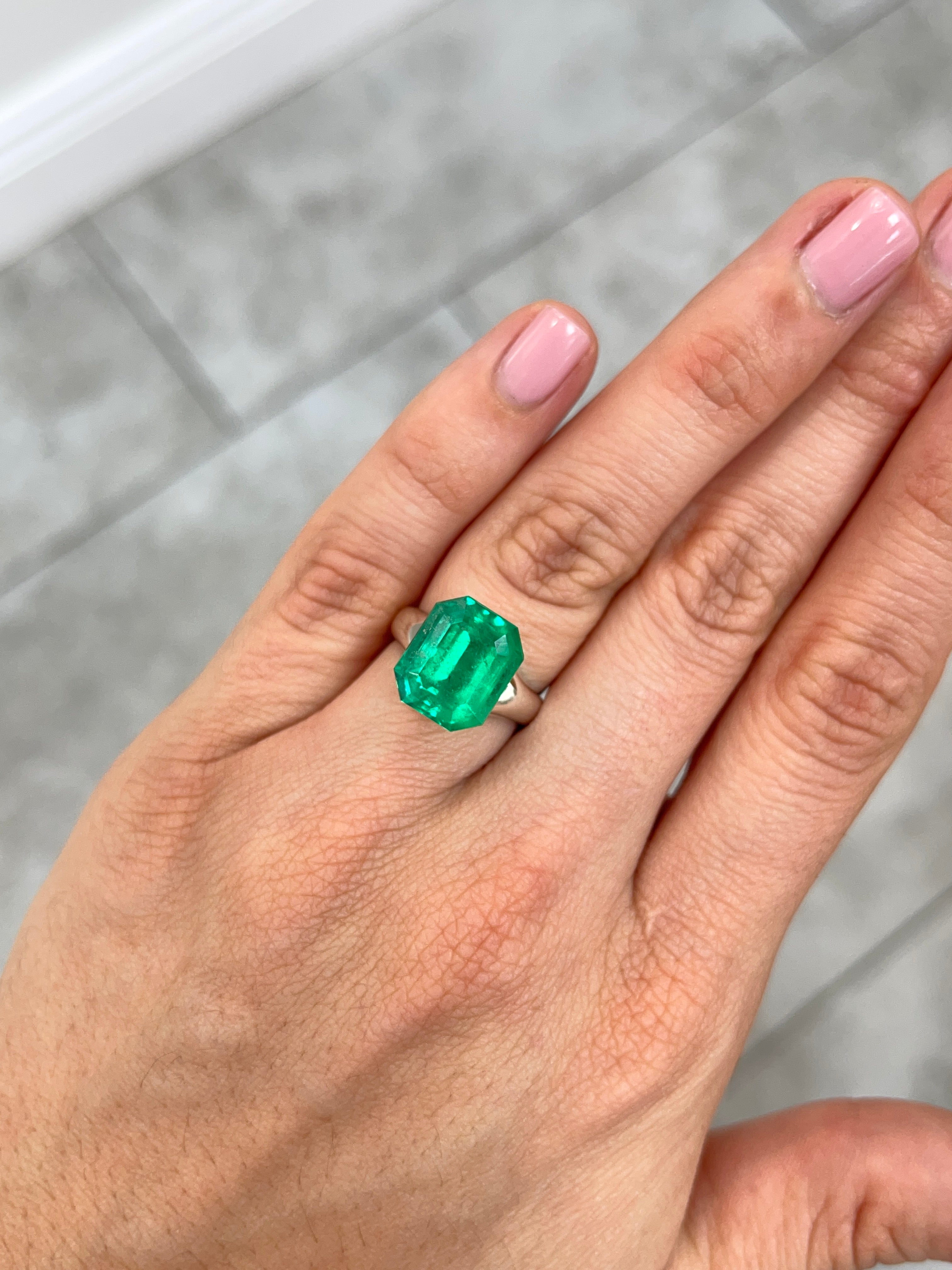 8.40 Carat 13x11mm AAA+ Fine Loose Colombian Emerald Gemstone - Emerald Cut for Jewelry Making, Engagement Rings & Luxury Gifts