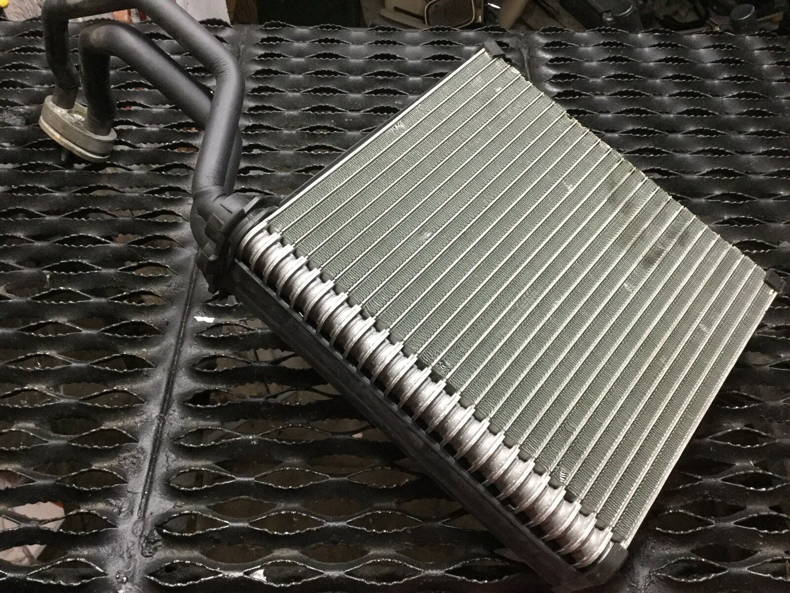 05-08 Audi A4 AC Evaporator Core Replacement - OEM Quality for Car Air Conditioning System - Perfect for Summer Cooling & HVAC Repair