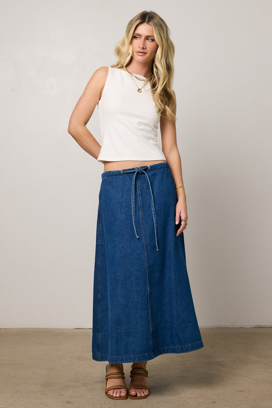 Women's Mandy White Tank Top - Soft & Comfortable Summer Casual Wear - Perfect for Beach, Gym, and Everyday Outfits