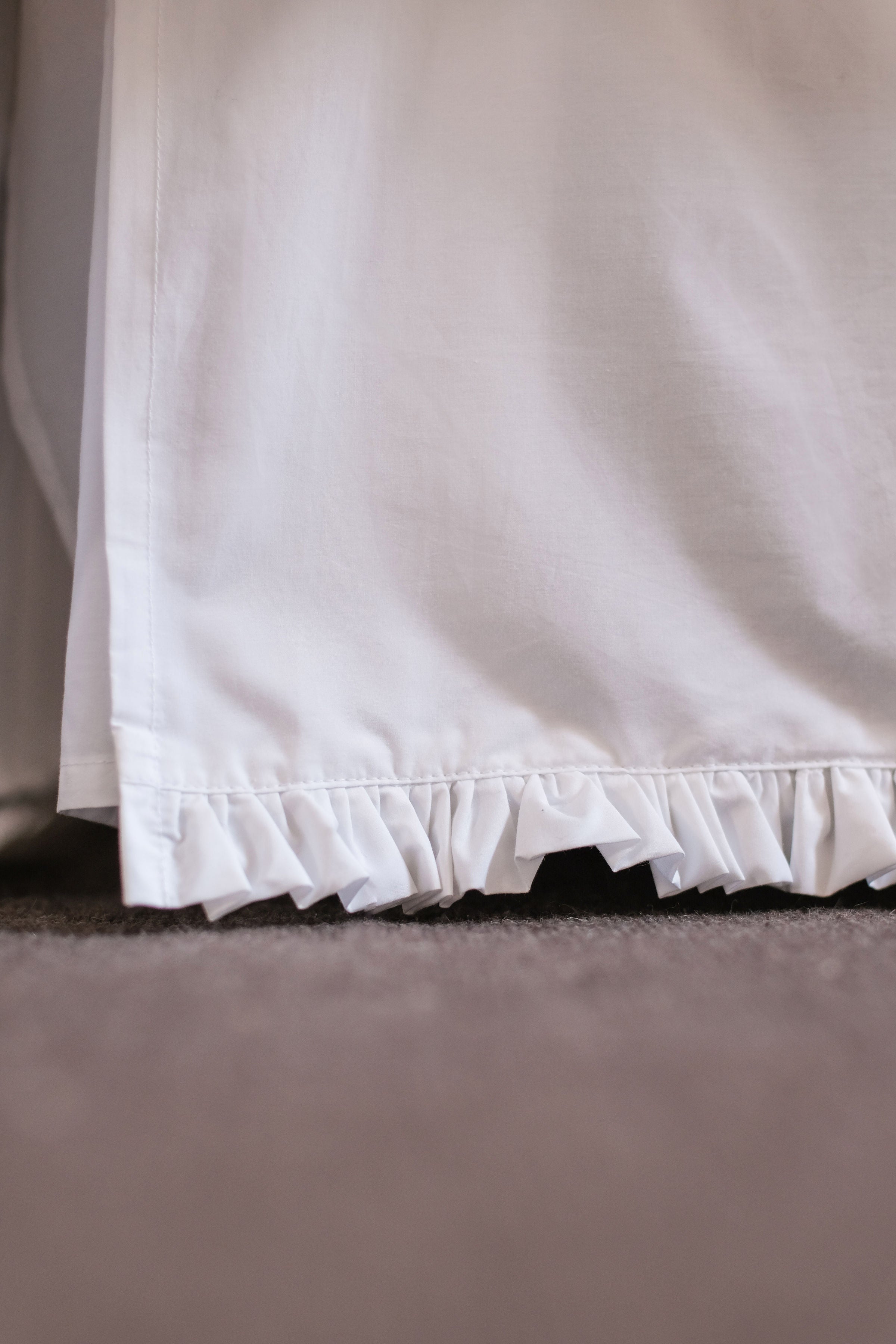 Audrey Cotton Percale Bed Skirt - Premium Fitted Dust Ruffle for Queen & King Beds - Perfect for Bedroom Decor & Hotel Style Makeover