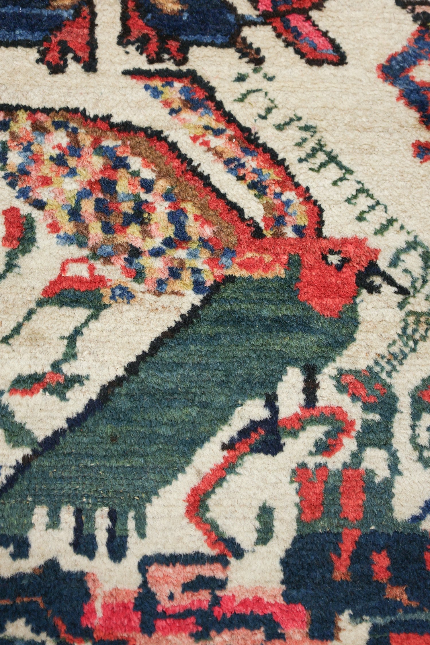 Antique Bakhtiari Handwoven Tribal Rug - J76412 | Authentic Persian Wool Carpet for Living Room, Bedroom & Home Decor