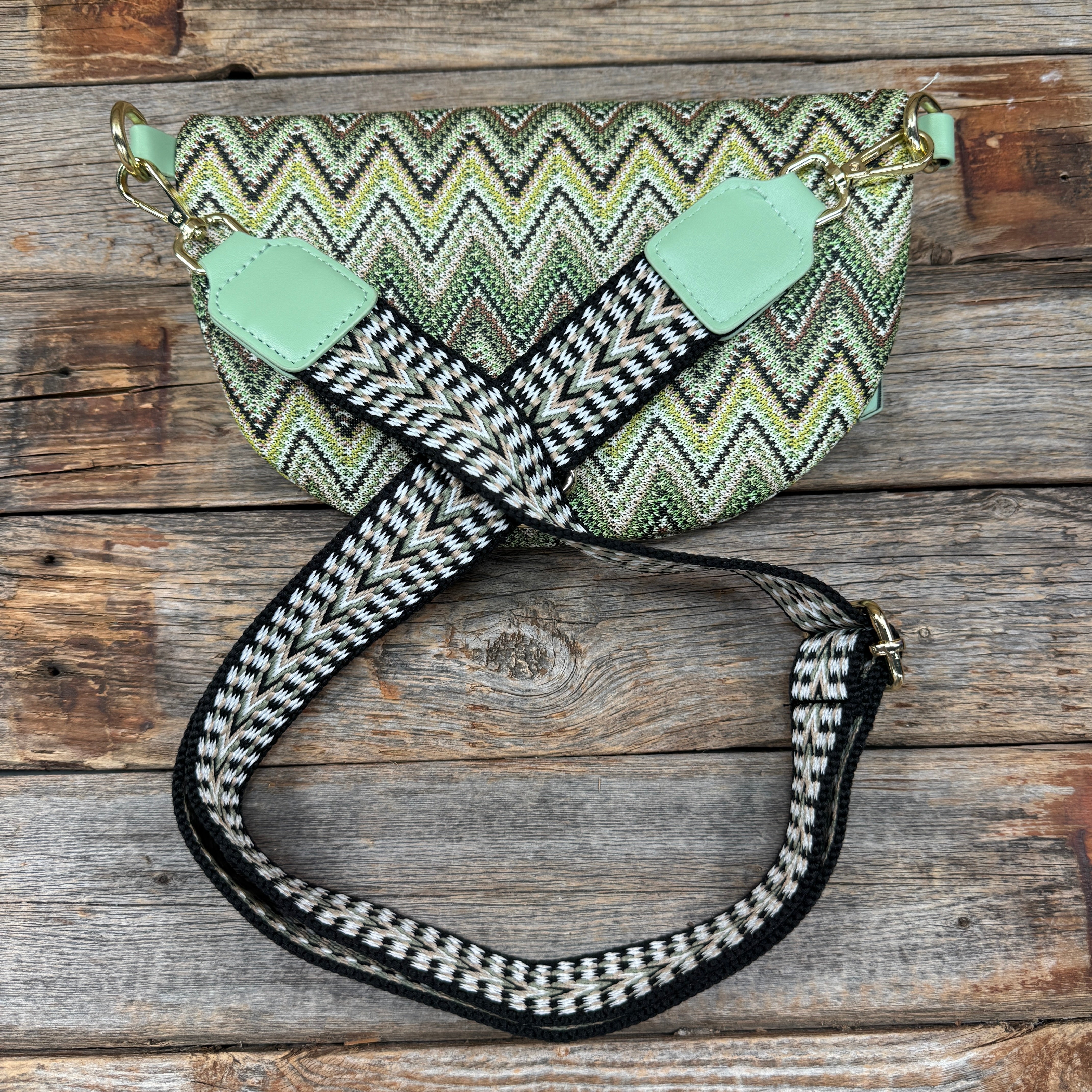 Stylish Multi-Colored Fanny Packs HP114 - Trendy Waist Bag for Travel, Hiking, and Everyday Use