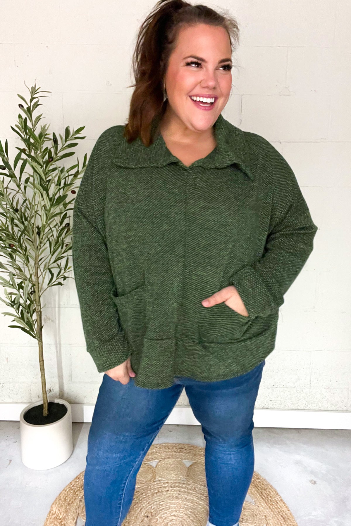 Easy Living Olive Textured Knit Notch Neck Oversized Collar Sweater - Cozy Oversized Women's Pullover for Fall & Winter | Perfect for Casual Outfits, Office Wear and Coffee Dates