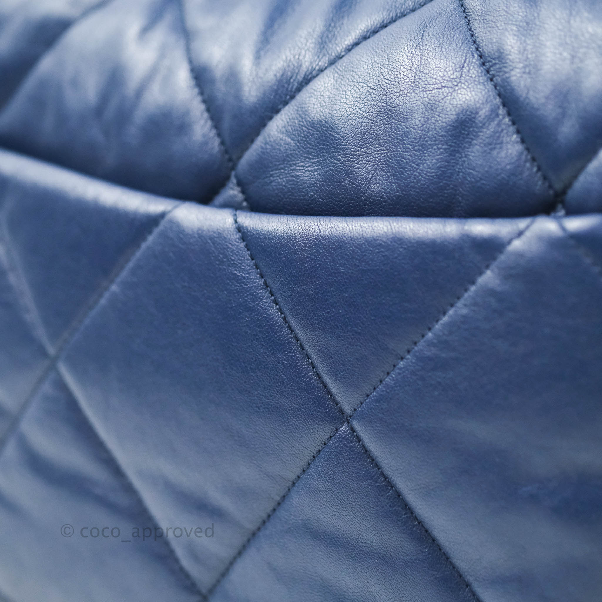 Chanel 19 Medium Flap Bag in Blue Goatskin Leather with Mixed Hardware - Perfect for Everyday Luxury & Special Occasions