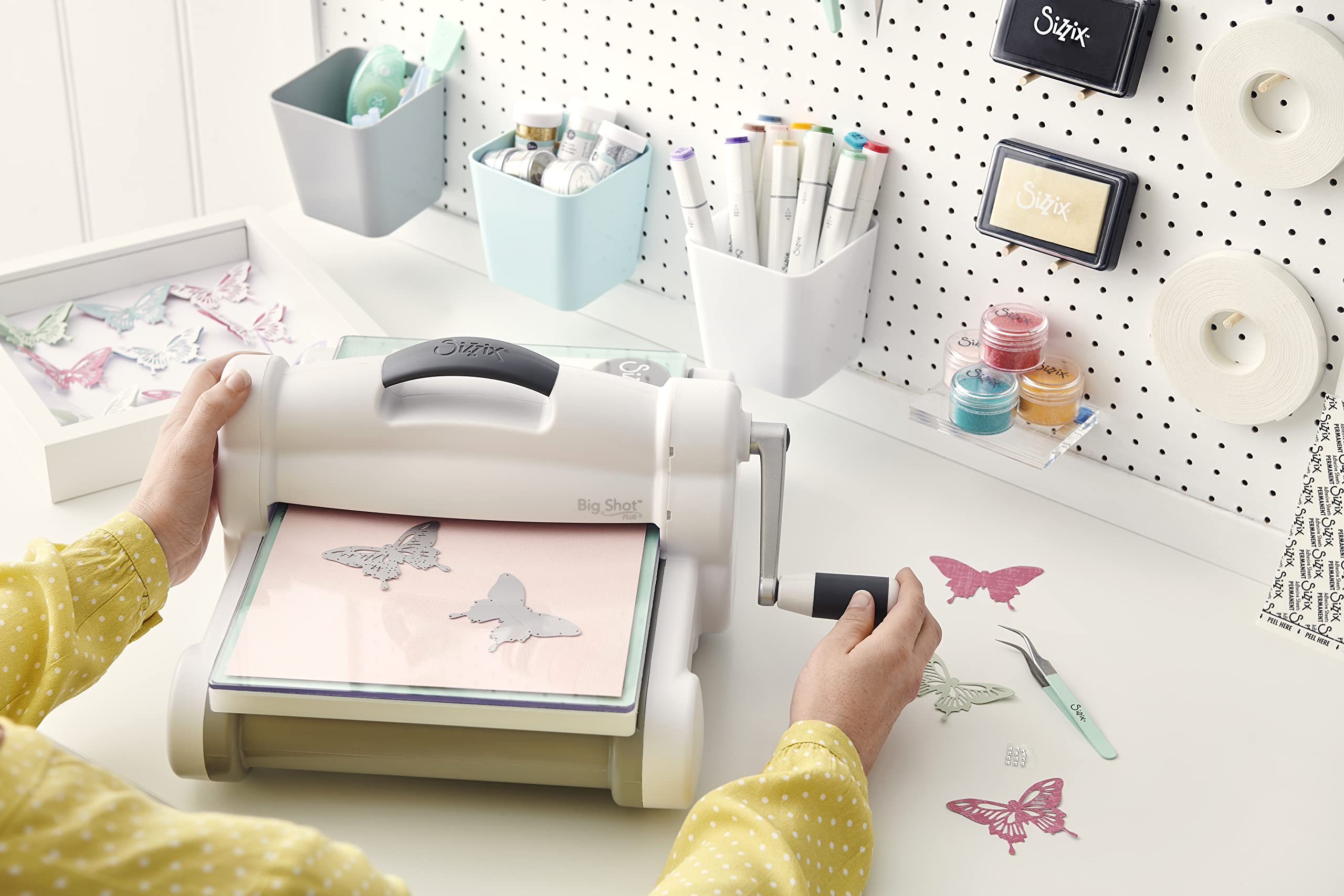 Sizzix Big Shot Plus Die Cutting Machine - Perfect for Scrapbooking, Card Making & DIY Crafts | Compatible with Thin Dies & Embossing Folders