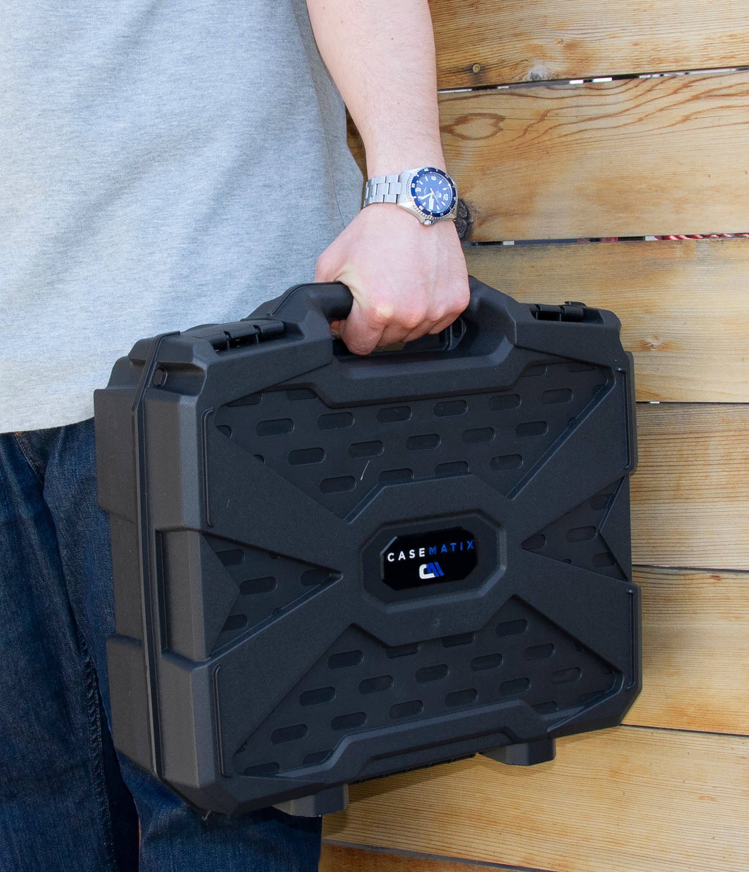 CASEMATIX Travel Case for Allen & Heath CQ 18T Digital Mixer - Customizable Foam Protection with Padded Carry Bag | Perfect for DJ Gigs, Live Performances & Studio Transport