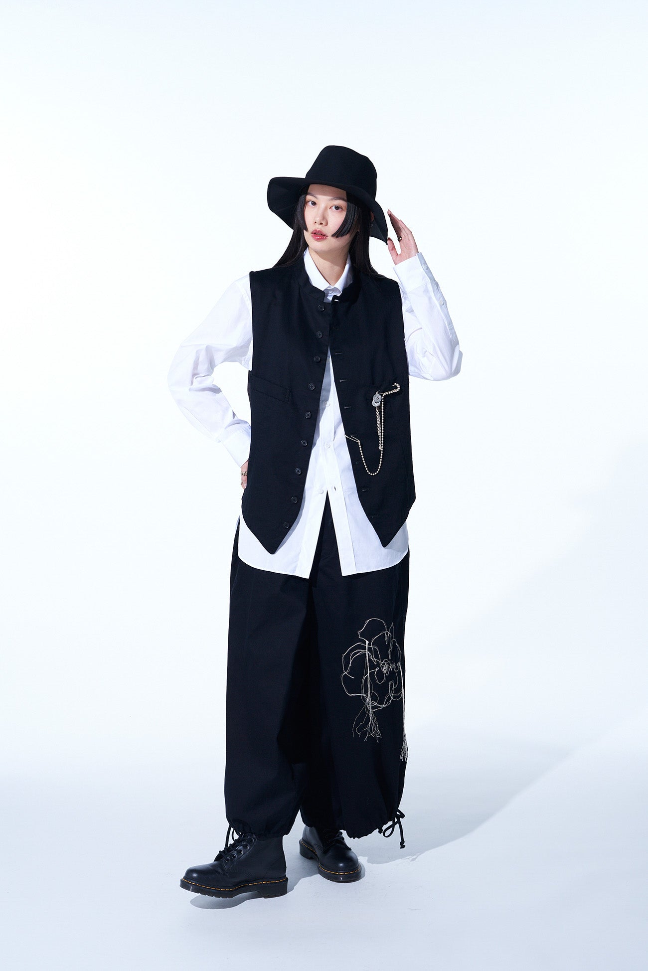 Women's Cotton Twill Peony Embroidered Hakama Balloon Pants - Loose Fit Comfortable Japanese Style Trousers for Yoga, Lounge Wear & Casual Outfits