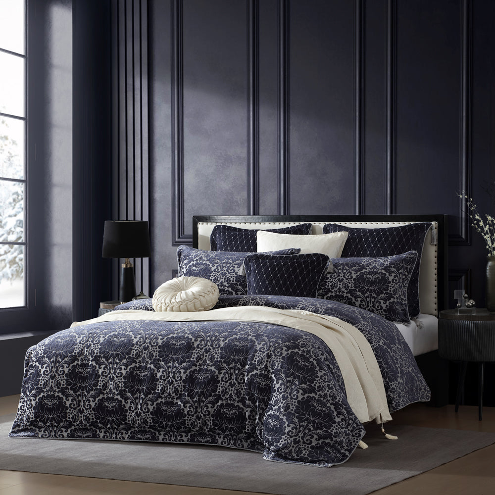 Esmeralda Ink Quilt Cover Set King Size - Luxury Bedding Set for Master Bedroom, Soft & Breathable Quilted Bedspread - Perfect for Home Decor, Guest Room, and Hotel Use