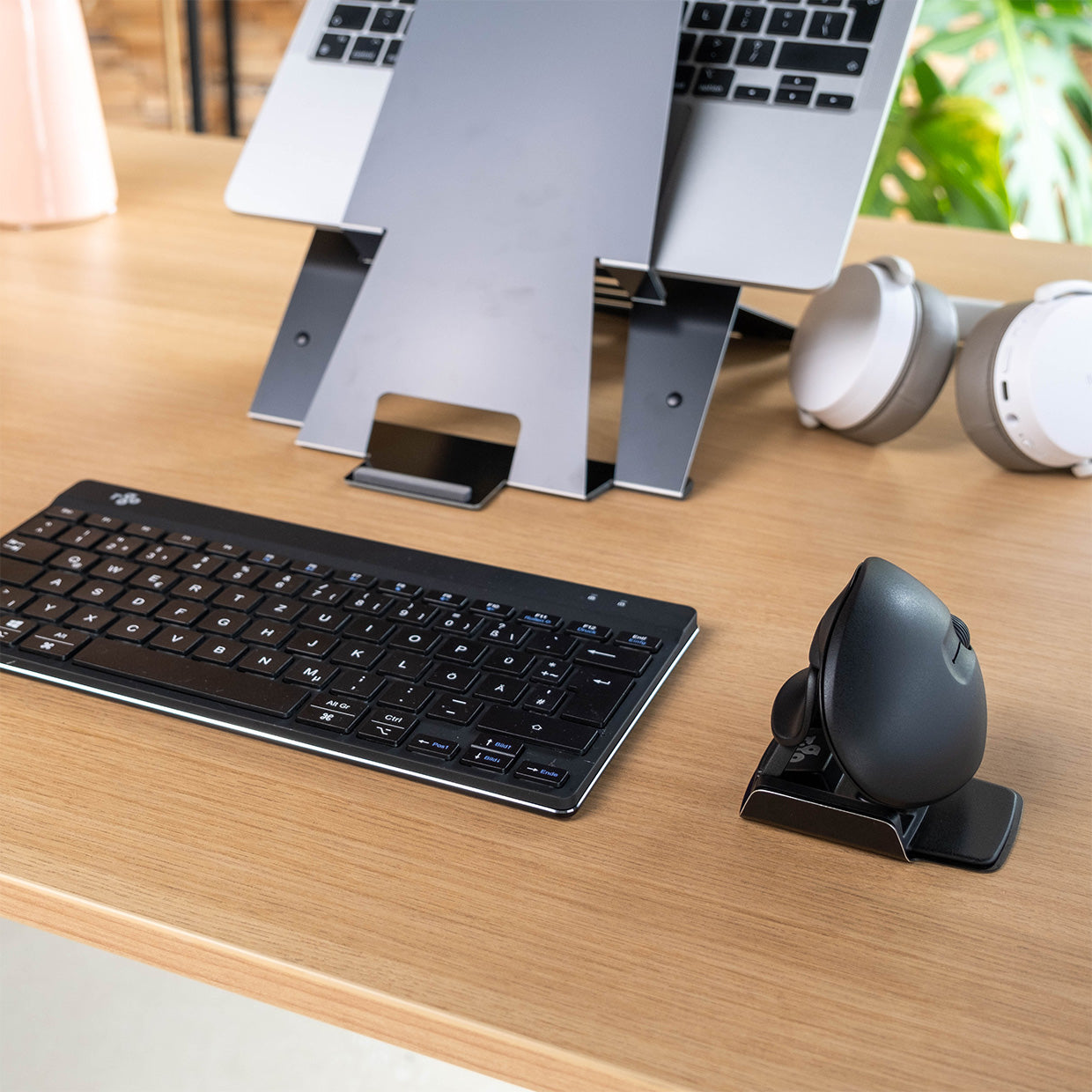 R Go Twister Mouse - Ergonomic Wireless Computer Mouse for Laptop & PC - Comfortable Grip for Office, Gaming & Home Use