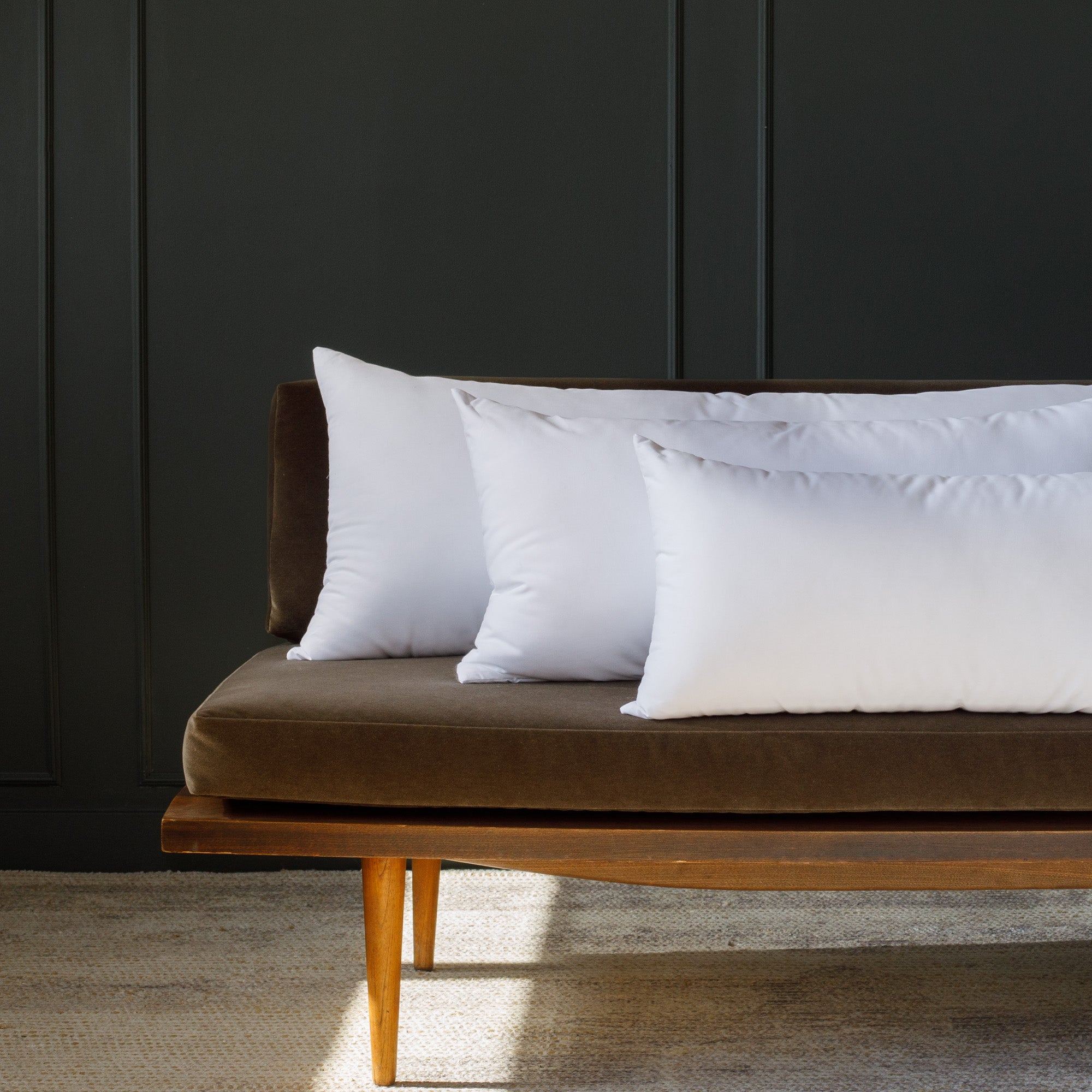 Premium Faux Down Pillow Inserts - Soft & Hypoallergenic Bedding for Ultimate Comfort - Perfect for Sofas, Beds, and Decorative Throw Pillows