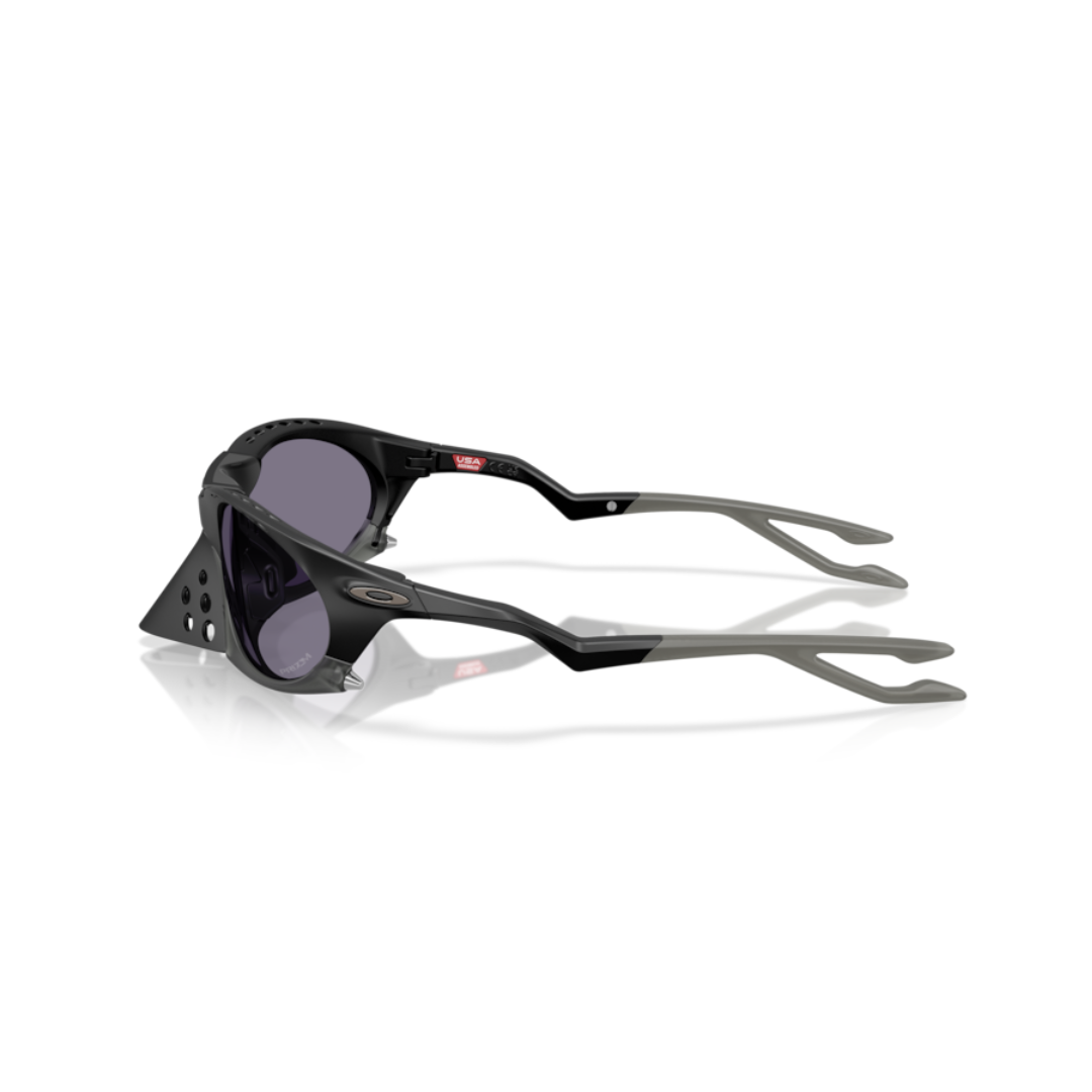 Oakley Plantaris Sunglasses 0OO9437 943701 - Polarized Sports & Driving Shades for Men & Women - UV Protection, Lightweight Frame for Running, Cycling, Outdoor Activities