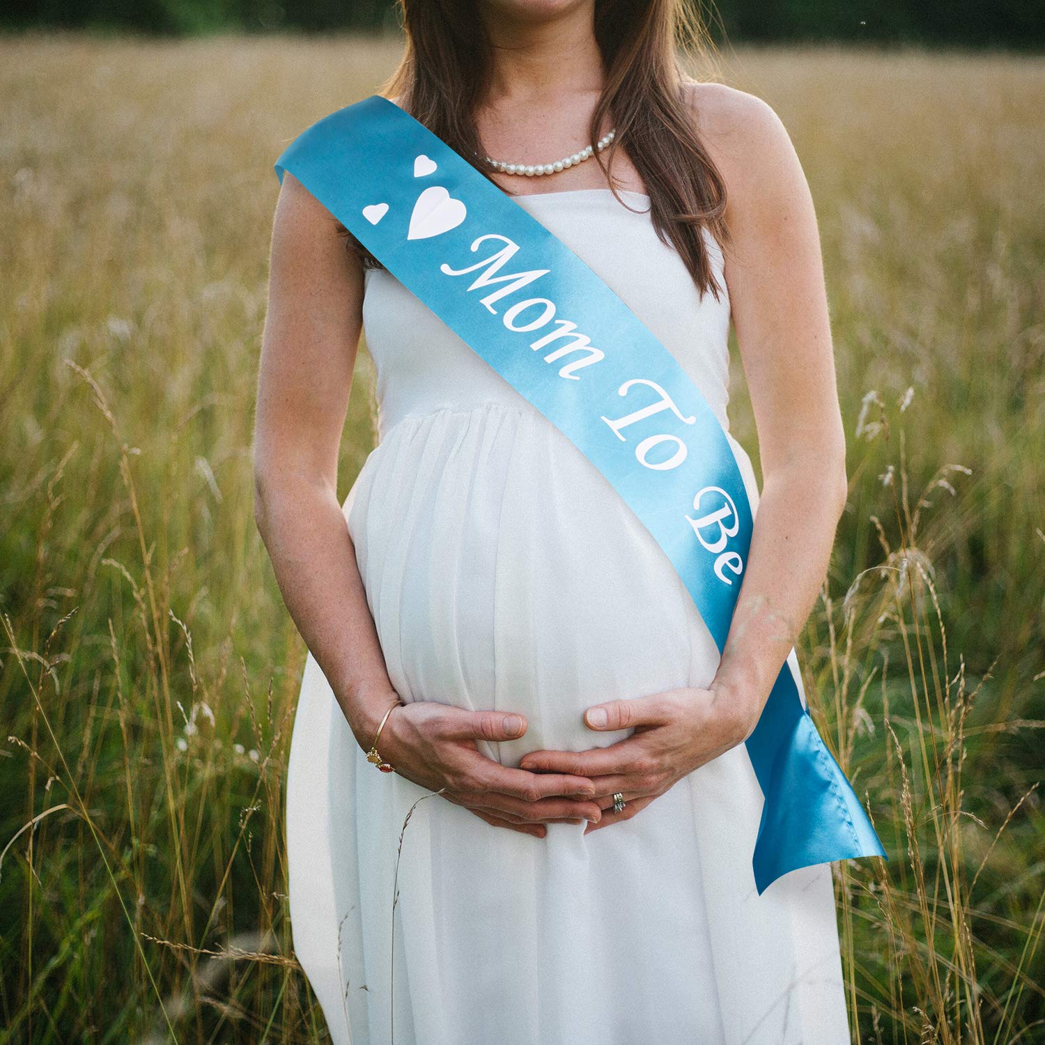 Mom to Be Sash & Corsage Pin - Baby Shower Decorations, Gender Reveal Party Supplies, Maternity Photo Props - Perfect for Pregnancy Announcements, Mommy-to-Be Gifts & Maternity Dress Accessories