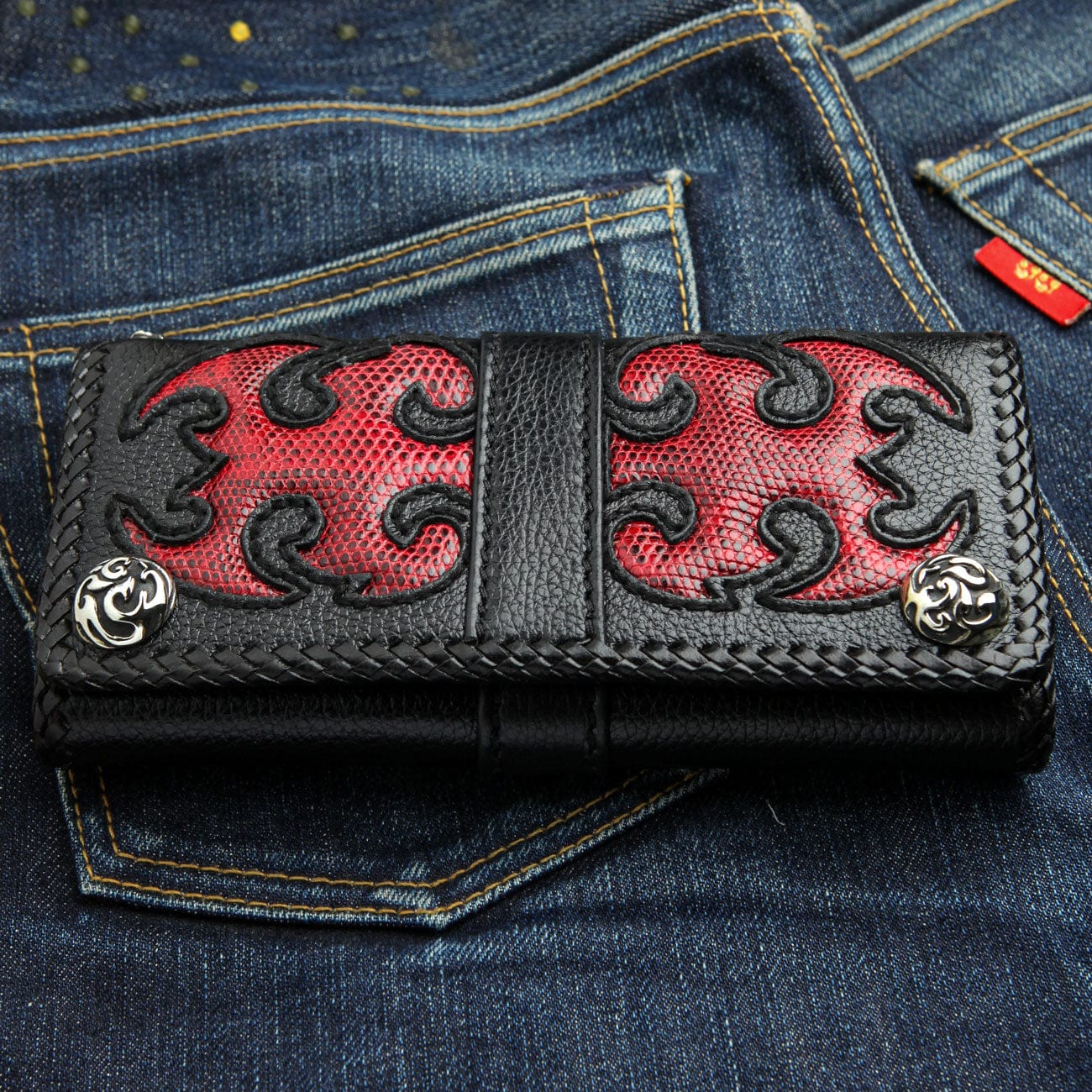 Red Scorpion Design Genuine Leather Tri-Fold Biker Wallet for Men - RFID Blocking Slim Wallet with ID Window & Card Slots - Perfect for Motorcycle Riders & Everyday Use
