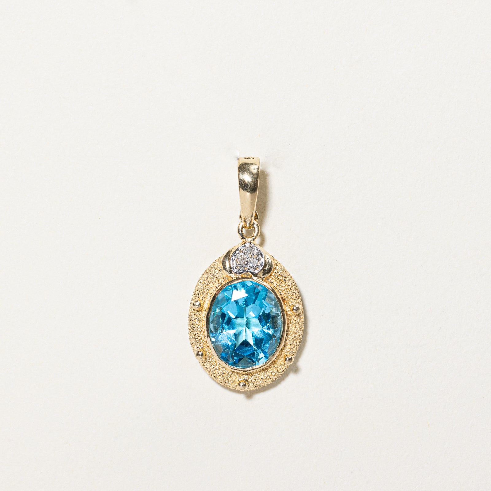 4.00ct Oval Cut Topaz & 0.015ctw Diamond Pendant Necklace - Elegant Jewelry Gift for Women, Perfect for Weddings, Anniversaries & Special Occasions
